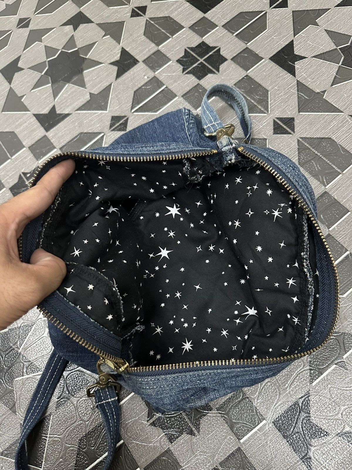 Japanese Brand Rodeo Crown Japanese Brand Reconstruct Sling Bag Size ONE SIZE - 11 Thumbnail