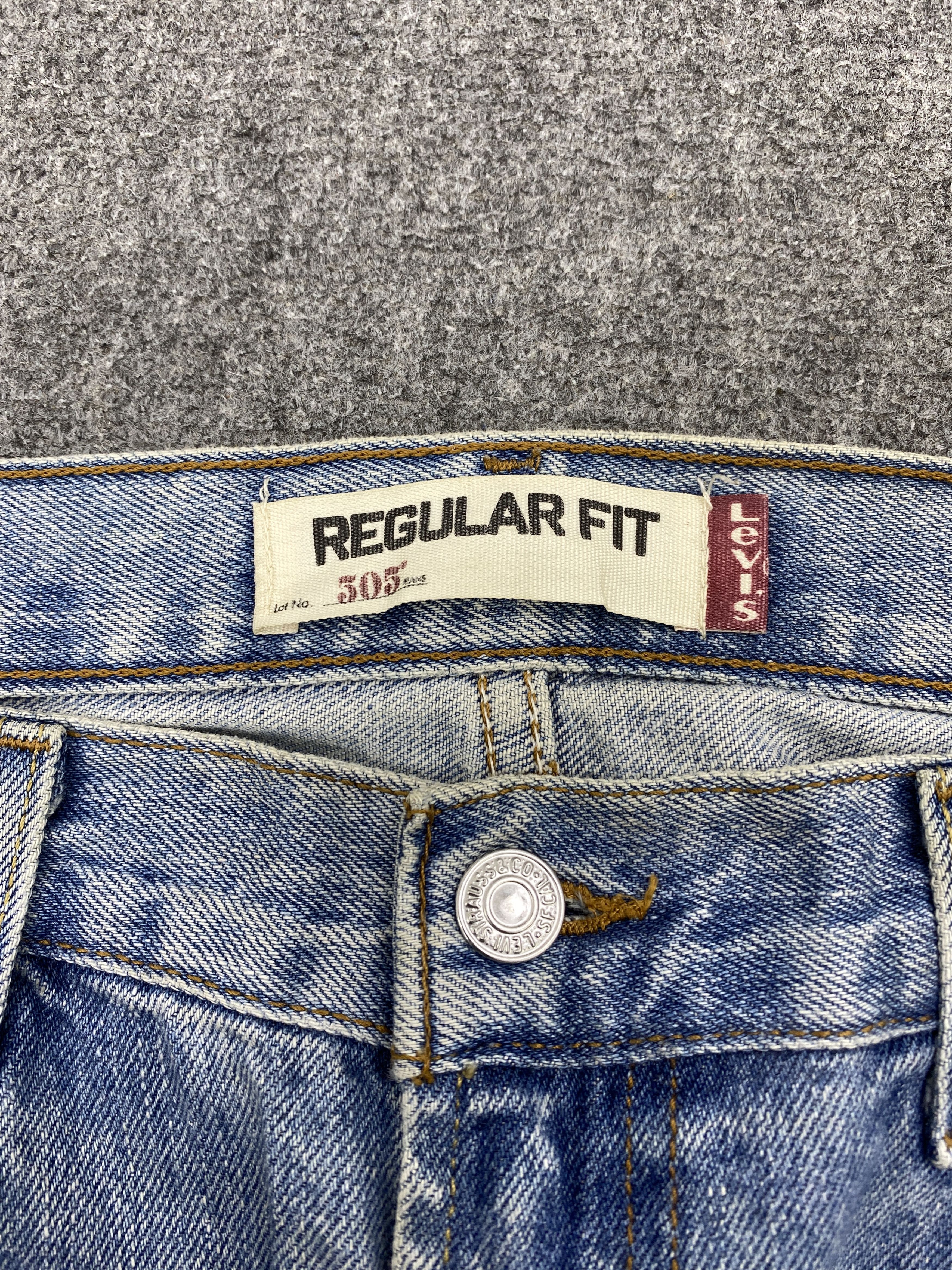 Levi's × Vintage Faded Blue Vintage Levi's 505 Regular Fit Jeans Size US 34 / EU 50 - 11 Thumbnail