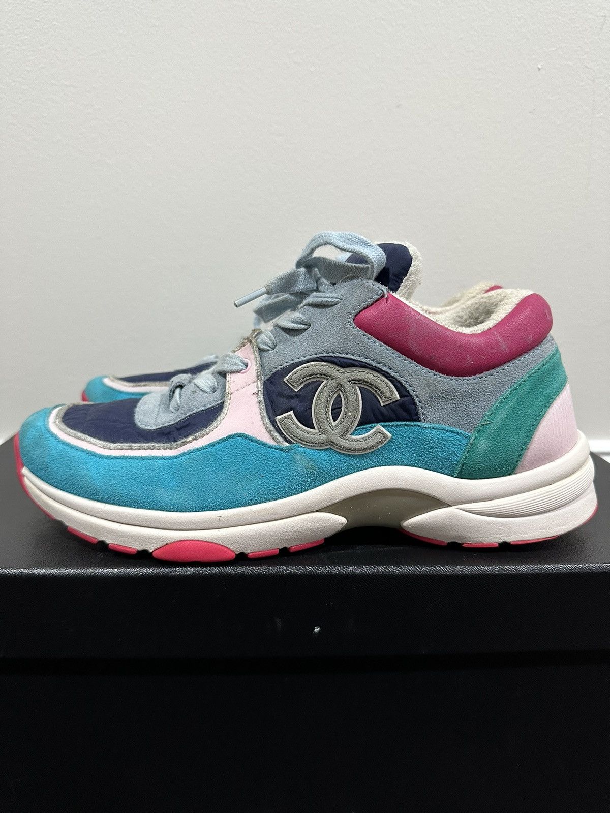 Chanel Chanel CC Logo Multicolor Suede Trainer Sneakers Size US 9.5 / IT 39.5 - 2 Thumbnail