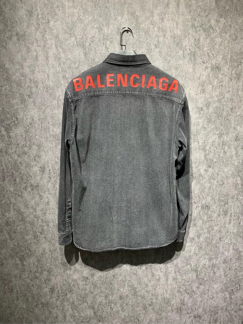 Balenciaga Balenciaga size 39 Washed denim shirt with logo on back shi Size US M / EU 48-50 / 2 - 2 Thumbnail