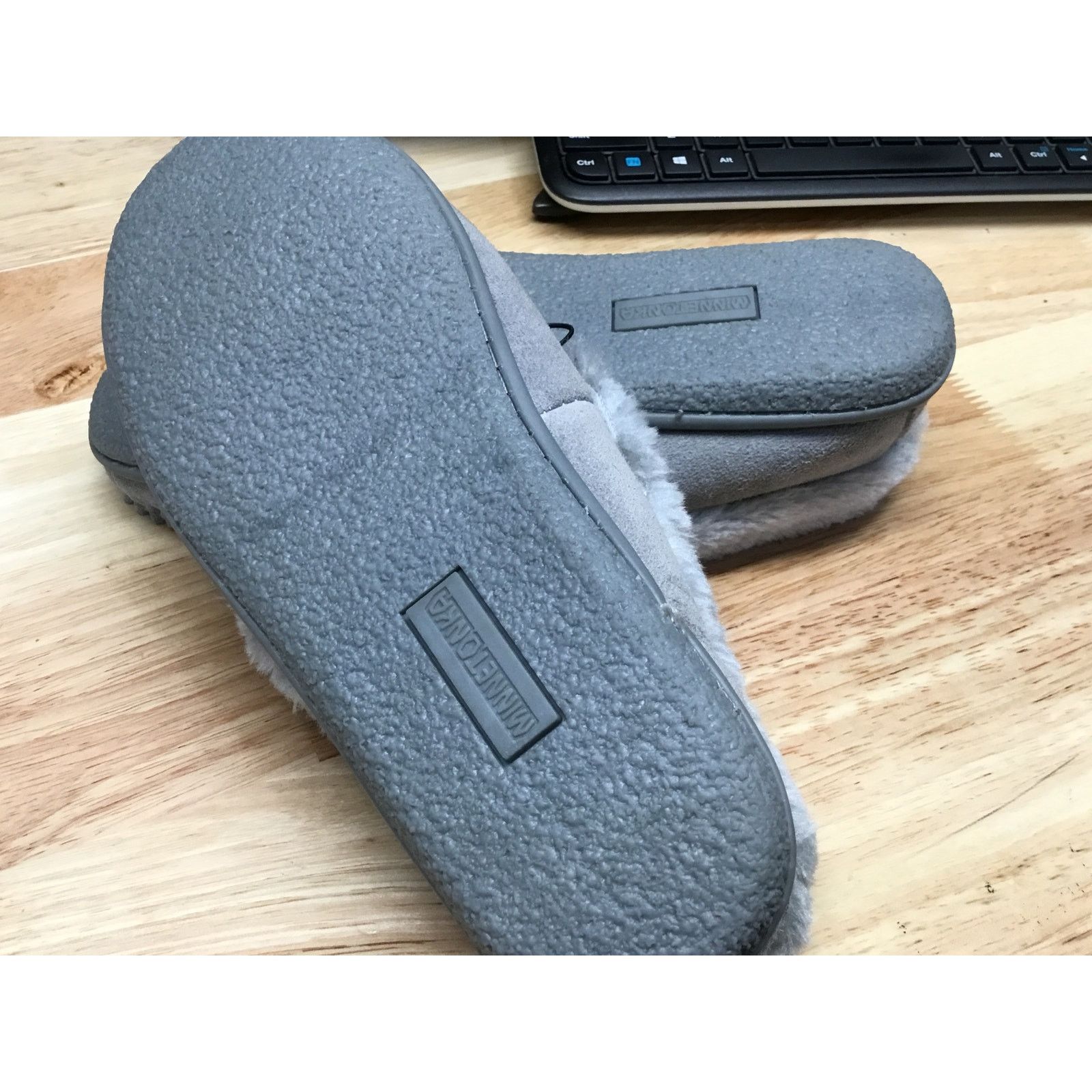 Minnetonka Minnetonka Camp Slippers Women 5 Gray Suede Fur Toe Slip-On Size US 5 / IT 35 - 6 Thumbnail