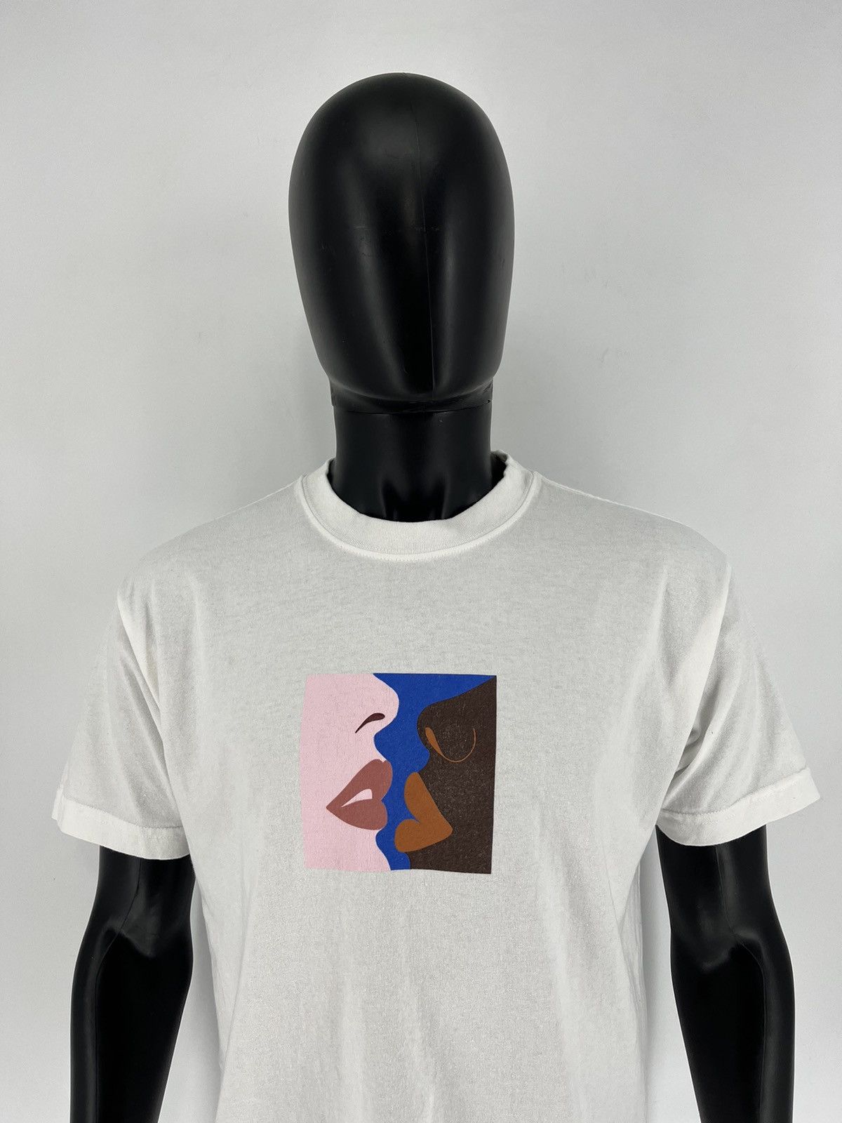 Obey × Vintage Vintage Obey 90s Made in USA White Graphic Tee Shirt Y2K M Size US S / EU 44-46 / 1 - 1 Thumbnail