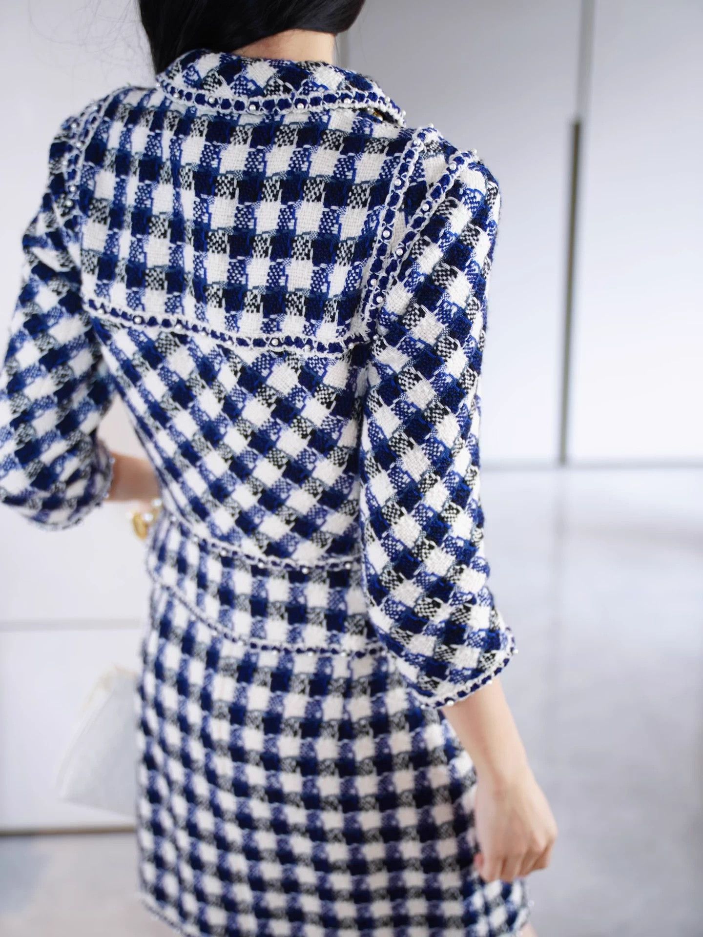 Chanel Chanel Blue White Check Tweed Pearl Trim Suit (M Skirt FR38) Size M / US 6-8 / IT 42-44 - 9 Thumbnail