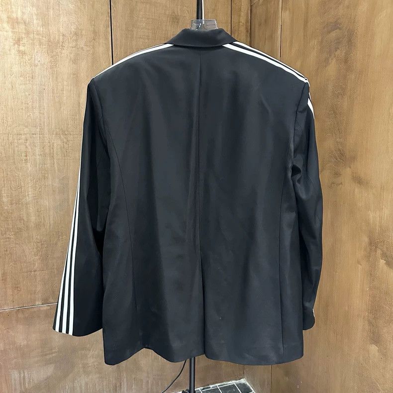Balenciaga Balenciaga Adidas joint show striped shoulder pad suit jac Size US XXS / EU 40 - 5 Thumbnail