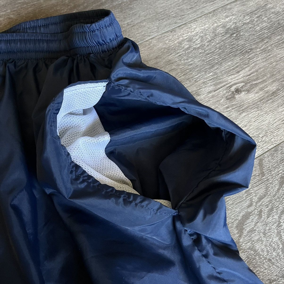Nike × Vintage Vintage 2000s Nike Basic Swoosh Logo Nylon Board Shorts Sz L Size US 30 / EU 46 - 3 Thumbnail