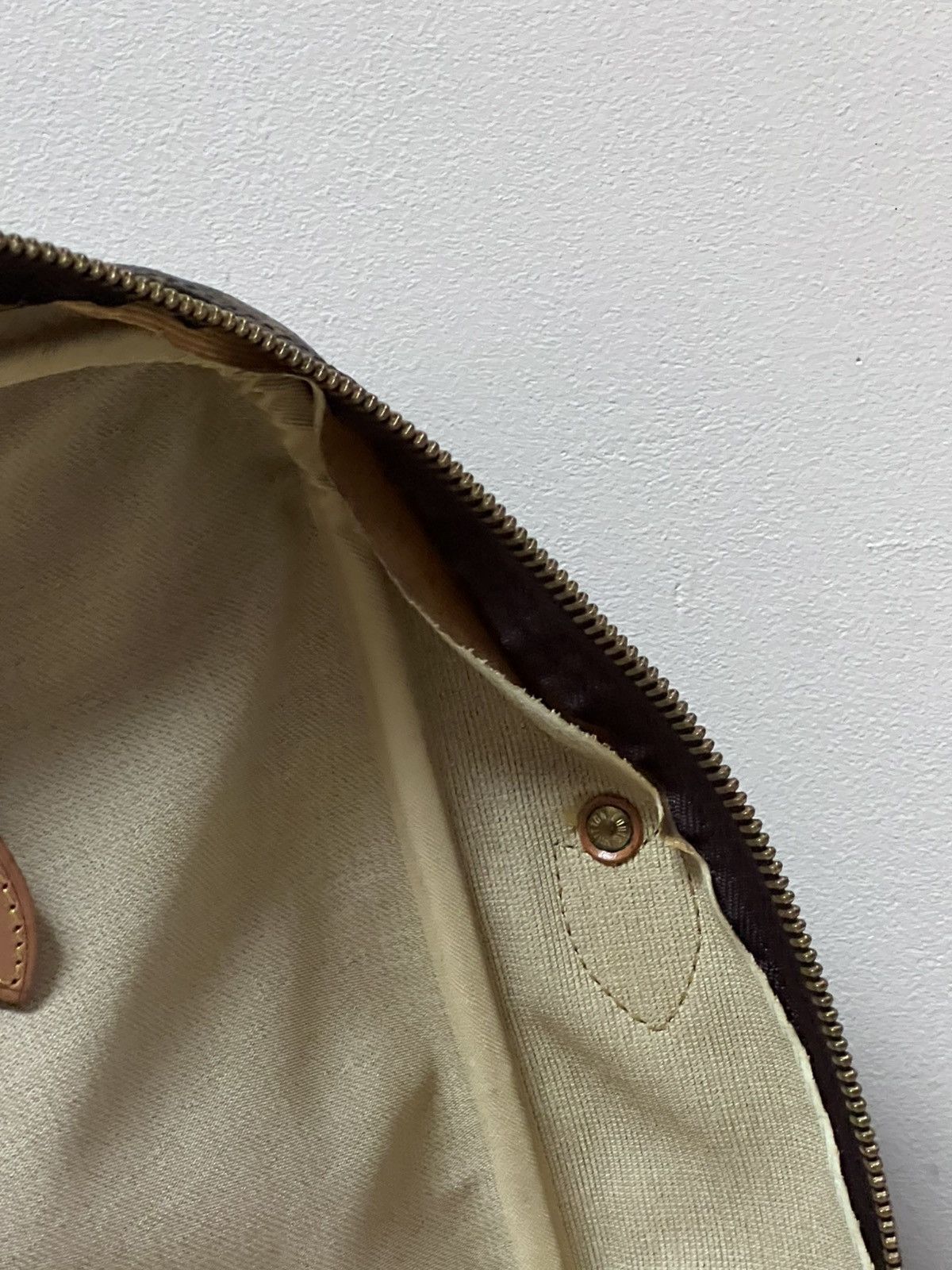 Louis Vuitton Louis Vuitton Alize 60 Monogram Travel Bag Size ONE SIZE - 14 Thumbnail