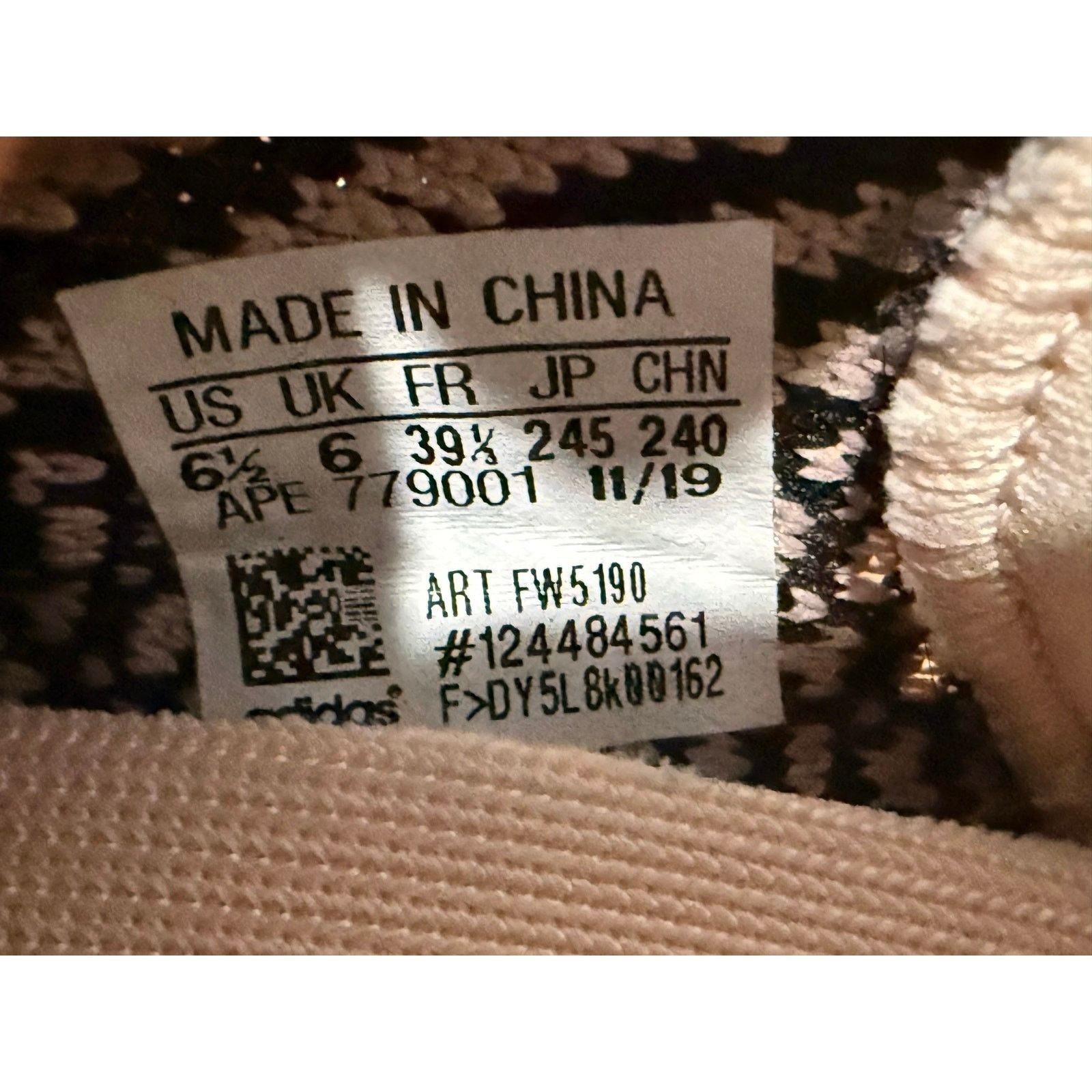 Yeezy Yeezy 350 Boost V2 Yechei Size 6.5 Size US 6.5 / EU 39-40 - 8 Thumbnail