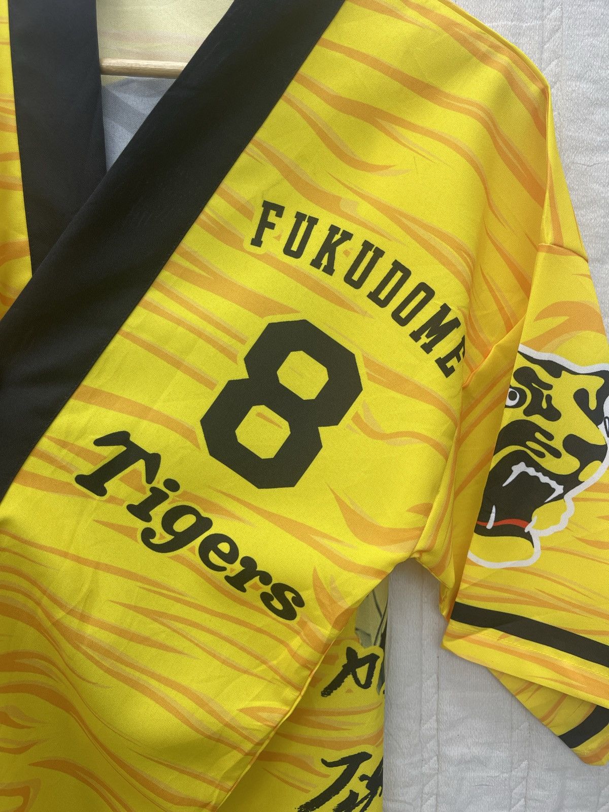Japanese Brand VTG HANSHIN TIGER FUKUDOME 8 KIMONO TIGER STRIPED Size US L / EU 52-54 / 3 - 7 Thumbnail