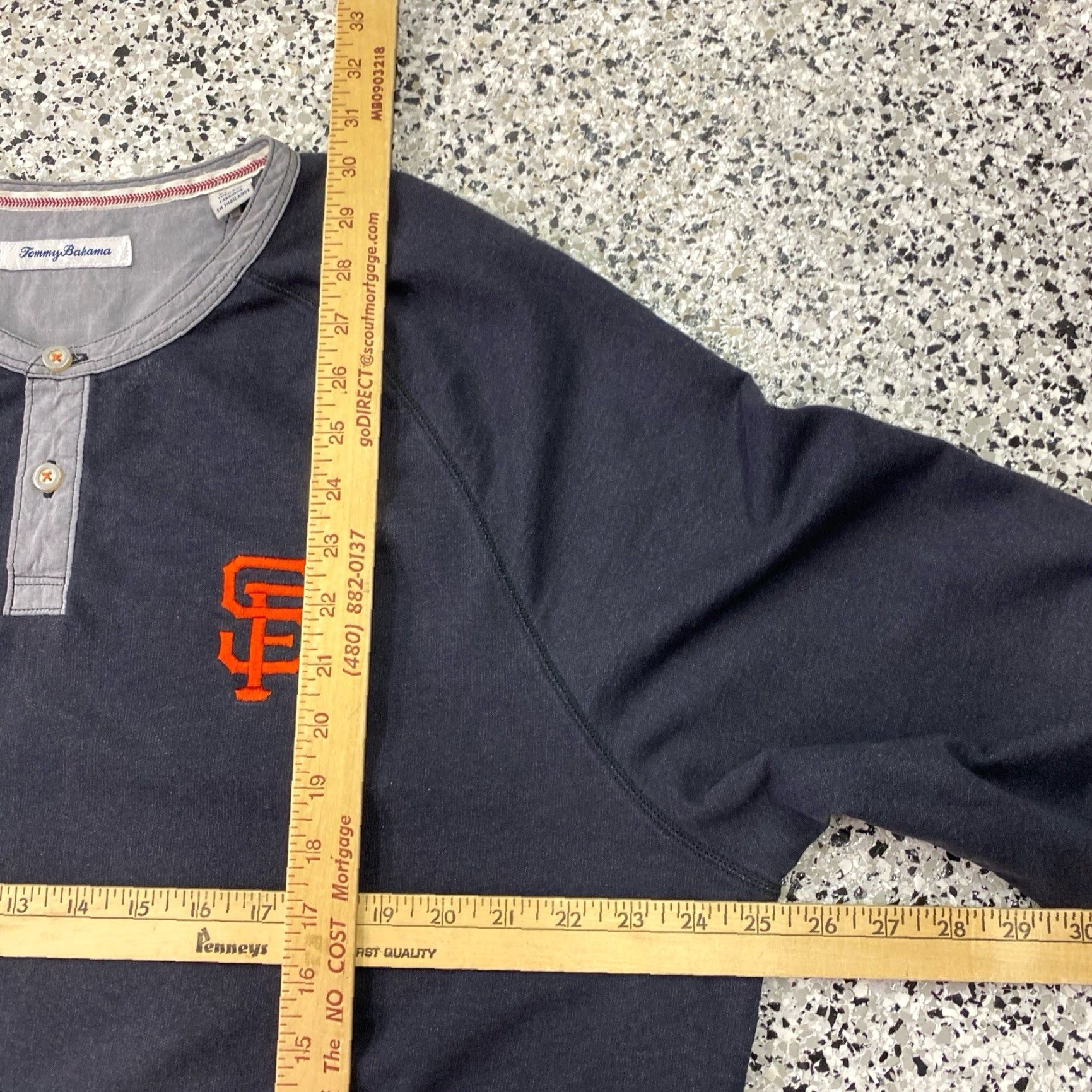 Tommy Bahama Tommy Bahama SF Giants Henley Shirt Long Sleeve Gray Cotton XL Mens Regular Button-Up Baseball Embroidered Size US XL / EU 56 / 4 - 4 Thumbnail
