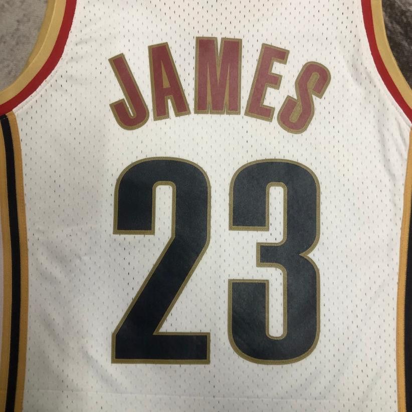NBA LeBron James Jersey 23 Cleveland Cavaliers Jersey Size US M / EU 48-50 / 2 - 3 Thumbnail