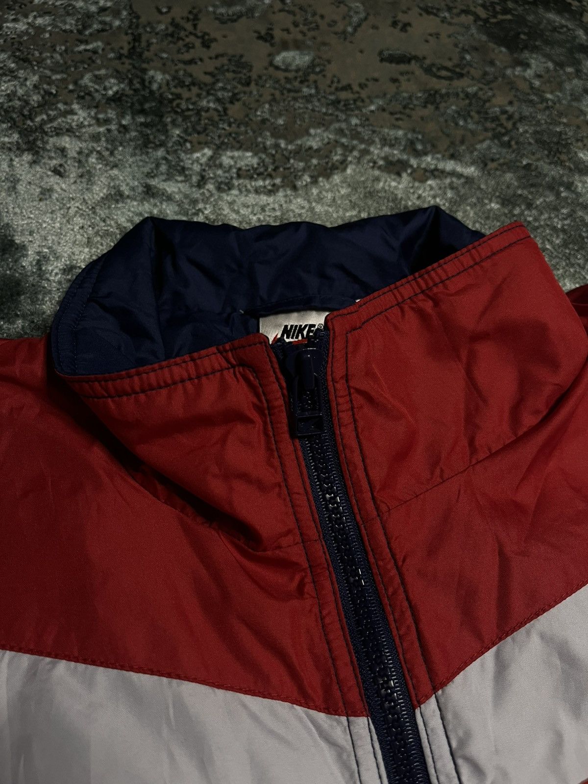 Nike Vintage Nike Sportswear Heritage Windrunner – Navy/Red/White Size US M / EU 48-50 / 2 - 4 Thumbnail