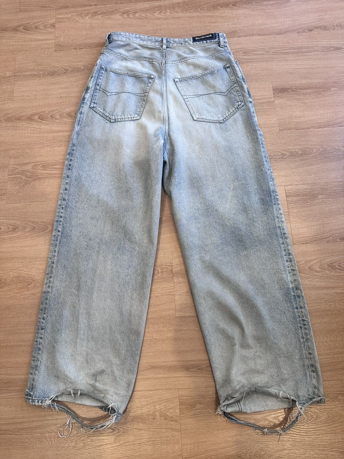 Balenciaga Balenciaga Distressed Light Wash Blue Baggy Denim Size US 32 / EU 48 - 7 Thumbnail