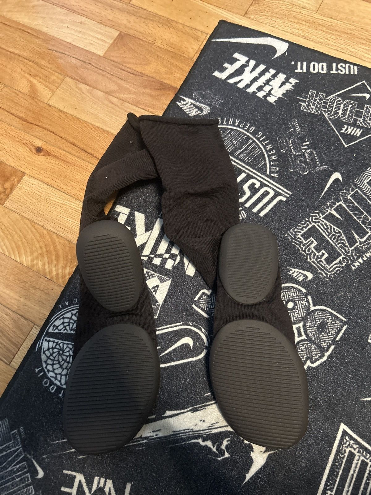 Kanye West × Yeezy Yeezy socks Size US 9.5 / EU 42-43 - 1 Thumbnail