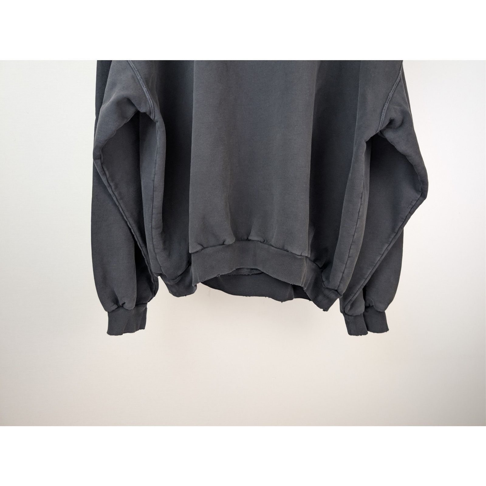 Balenciaga o1rshd1 Wavy Logo Large Fit Hoodie in Faded Wash Black Size US M / EU 48-50 / 2 - 12 Thumbnail