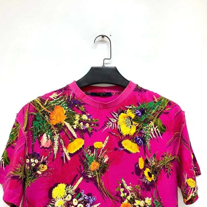 Louis Vuitton Louis Vuitton Floral-printed hand-embroidered short-sleeve Size US S / EU 44-46 / 1 - 5 Thumbnail