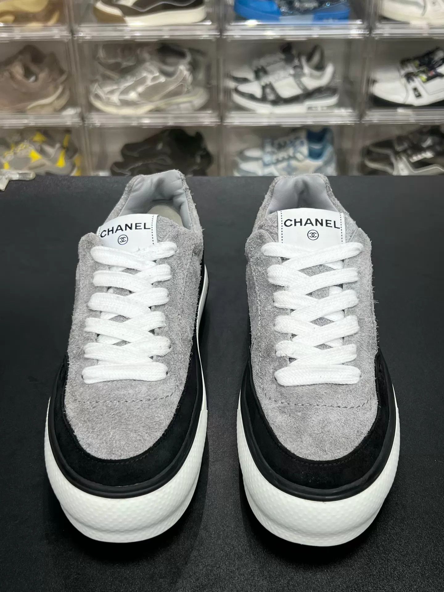 Chanel CHANEL Charcoal Black Platform Sneakers 40 Size US 7 / EU 40 - 2 Thumbnail