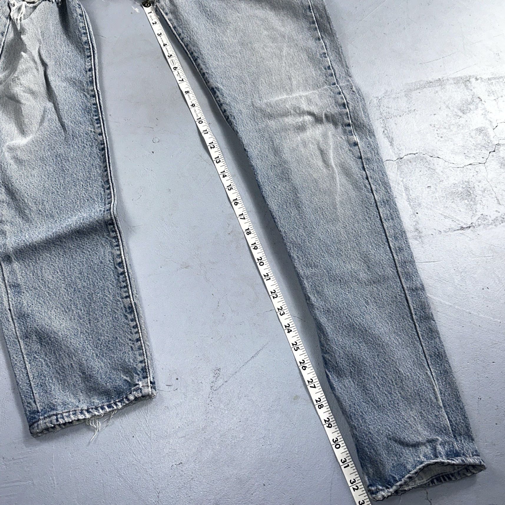 Levi's VINTAGE Levi's 501 Jeans Men 33x30 Straight Leg 80s Blue Denim Mid Rise Comfort 90s Size US 33 - 6 Thumbnail