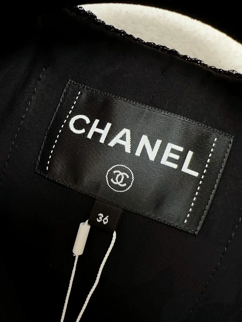 Chanel Chanel 25S spring and summer black glitter camellia button Size XS / US 0-2 / IT 36-38 - 7 Thumbnail