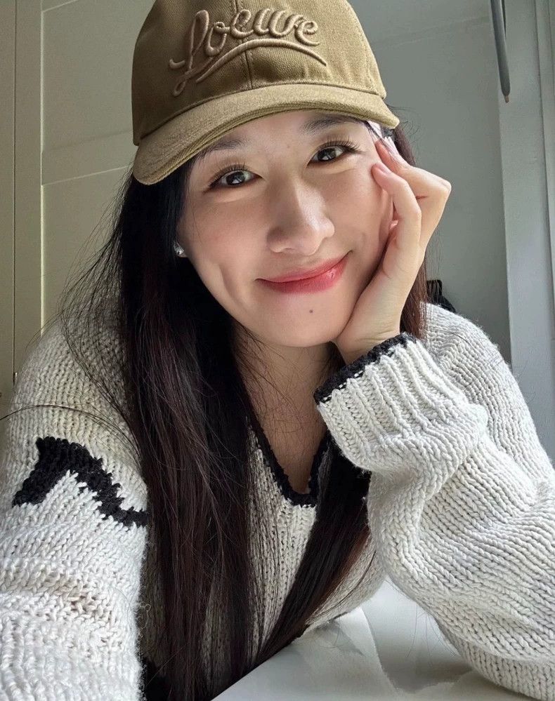 Loewe LOEWE size 57 Embroidered letter logo yellow baseball cap, Size ONE SIZE - 2 Thumbnail