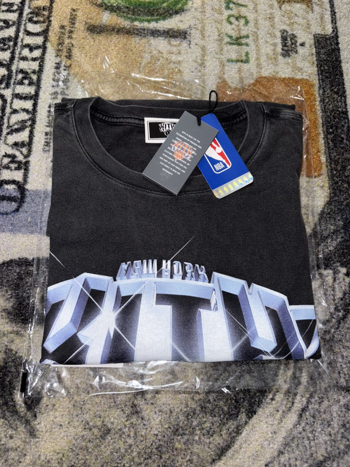 Kith × NBA Kith x New York Knicks Chrome Vintage Jones Tee Size US XXL / EU 58 / 5 - 2 Thumbnail