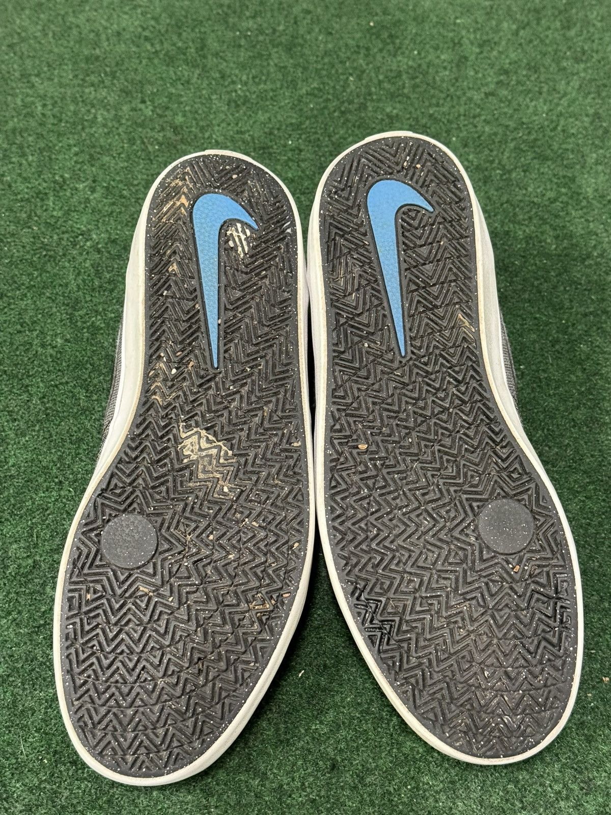 Nike SB Nike SB Check Solarsoft 8432896-004 Size US 11 / EU 44 - 7 Thumbnail