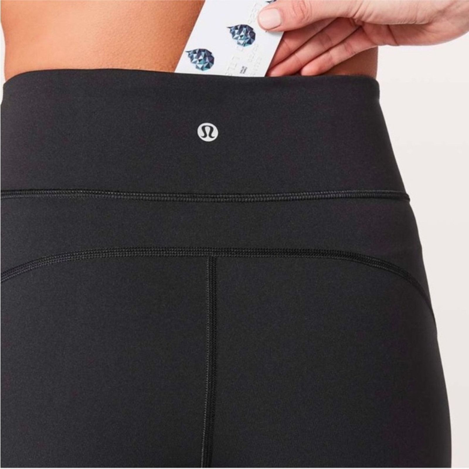 Lululemon Lululemon Tied To It 7/8 Tight 25" Black size 2 Size 26" / US 2 / IT 38 - 4 Thumbnail