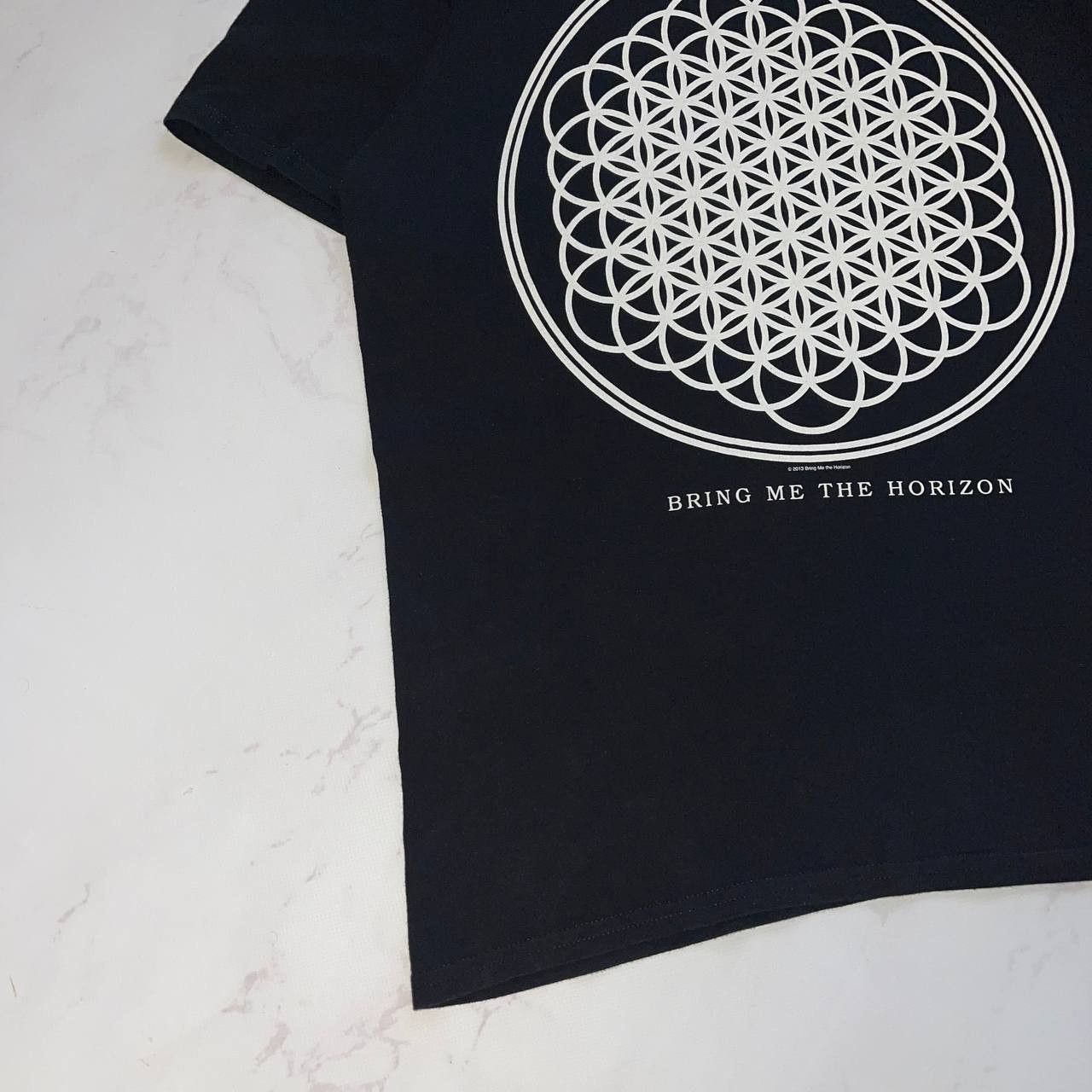 Vintage Vintage Band tees Bring me the horizon Tshirt rock band size Size US L / EU 52-54 / 3 - 9 Thumbnail