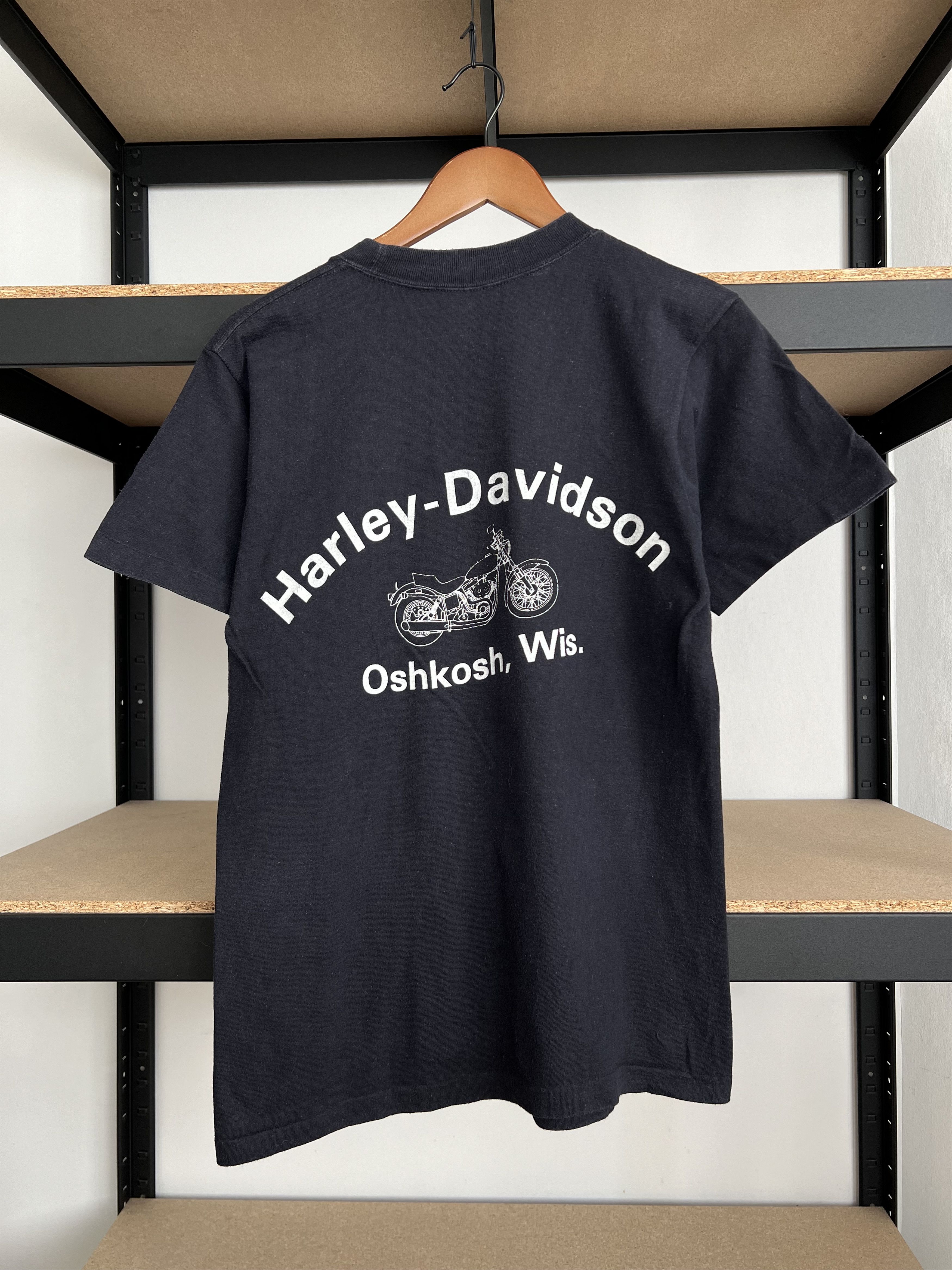 Harley Davidson Vintage 70s 80s Harley Davidson Oshkosh Wisconsin USA Tshirt Size US M / EU 48-50 / 2 - 2 Thumbnail