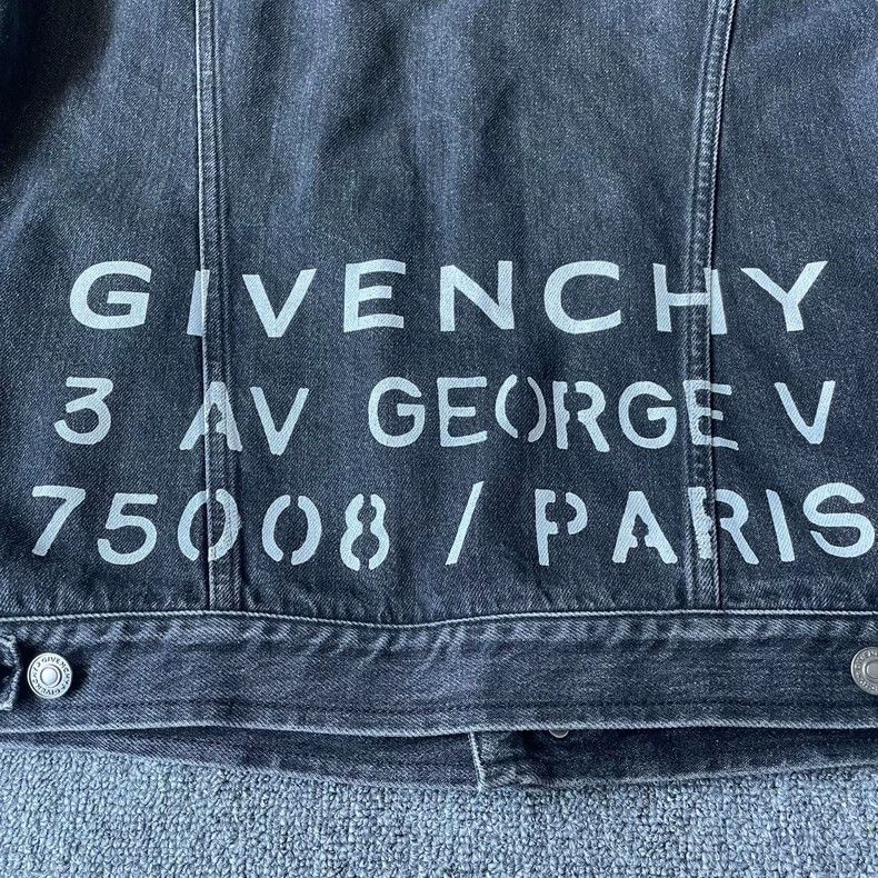 Givenchy Givenchy White Letter Logo Denim Water-washed Reversible C Size US XL / EU 56 / 4 - 1 Thumbnail