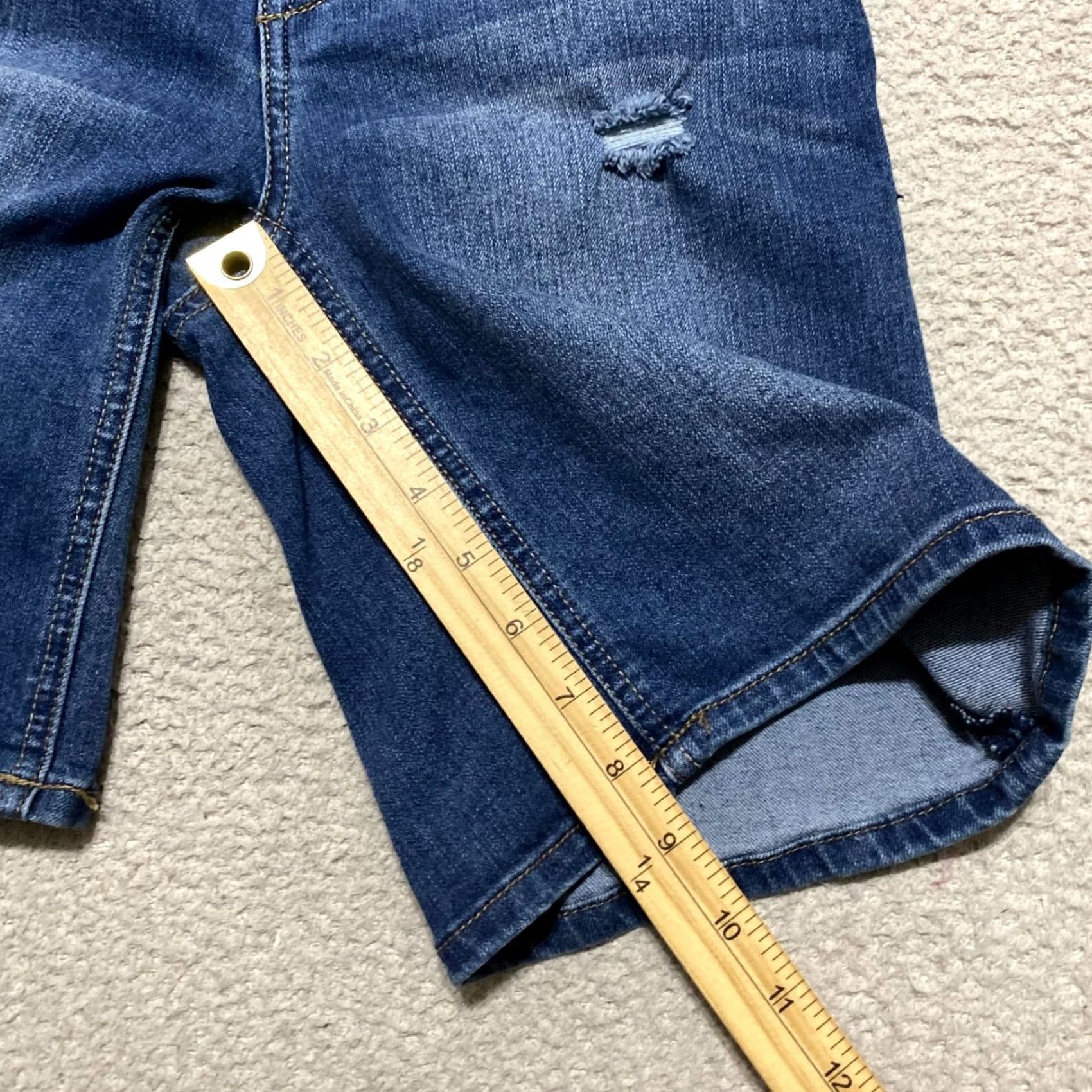 Vintage 1822 Denim Bermuda Shorts Women's Blue Denim 8" Inseam Mid Rise 4 5-Pocket Button Front Casual Travel Size 27" / US 4 / IT 40 - 5 Thumbnail