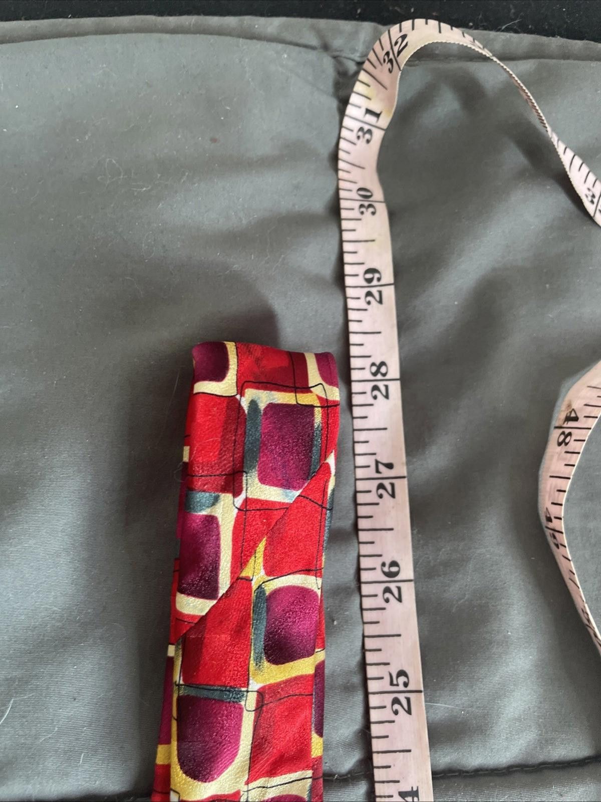 Designer 2004 J. Garcia Collection 38 New York Red Designer Silk Tie Size ONE SIZE - 5 Thumbnail