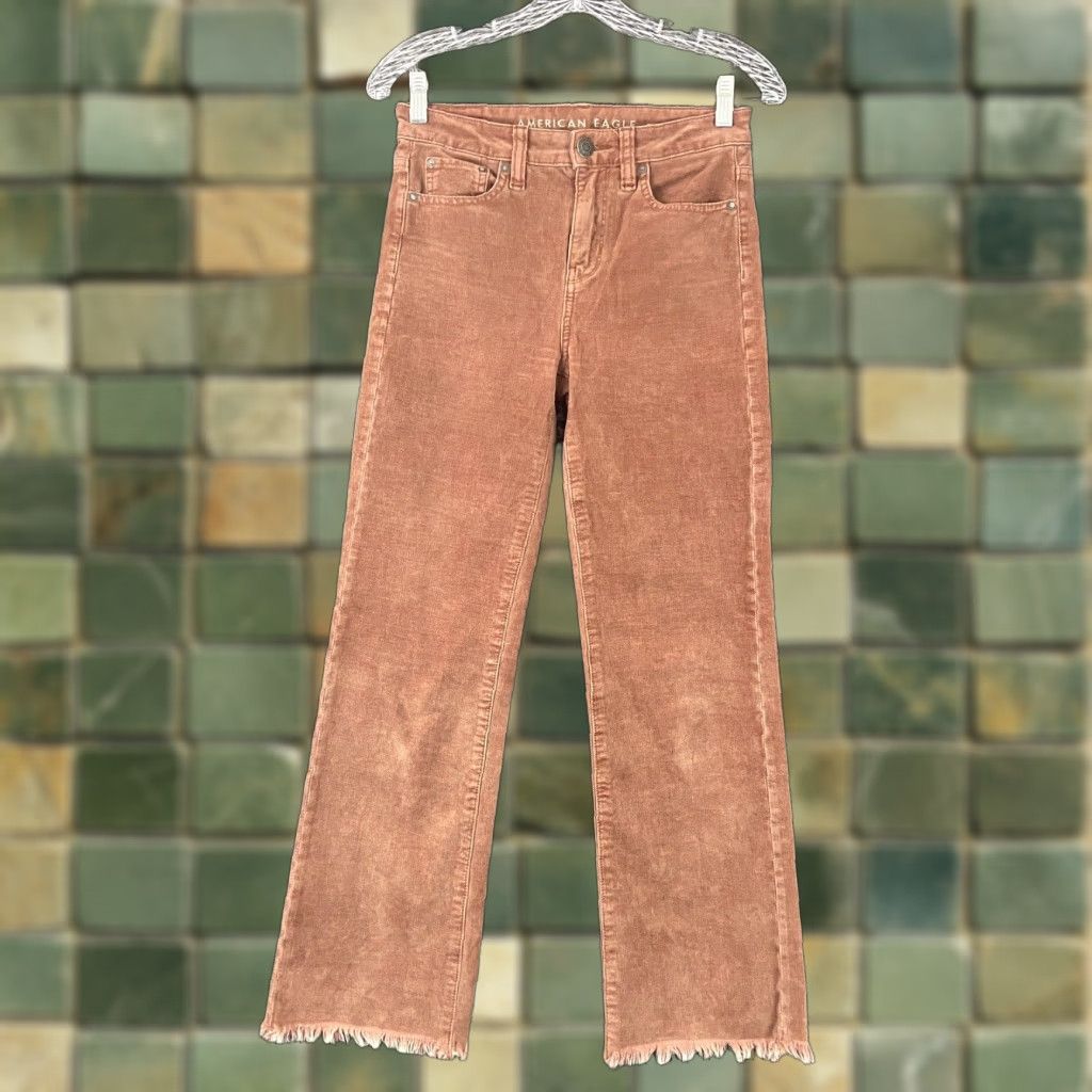 American Eagle Outfitters AMERICAN EAGLE Women’s Size 0 Brown Corduroy Jeans Frayed Hem Straight Size 25" / US 0 / IT 36 - 1 Thumbnail