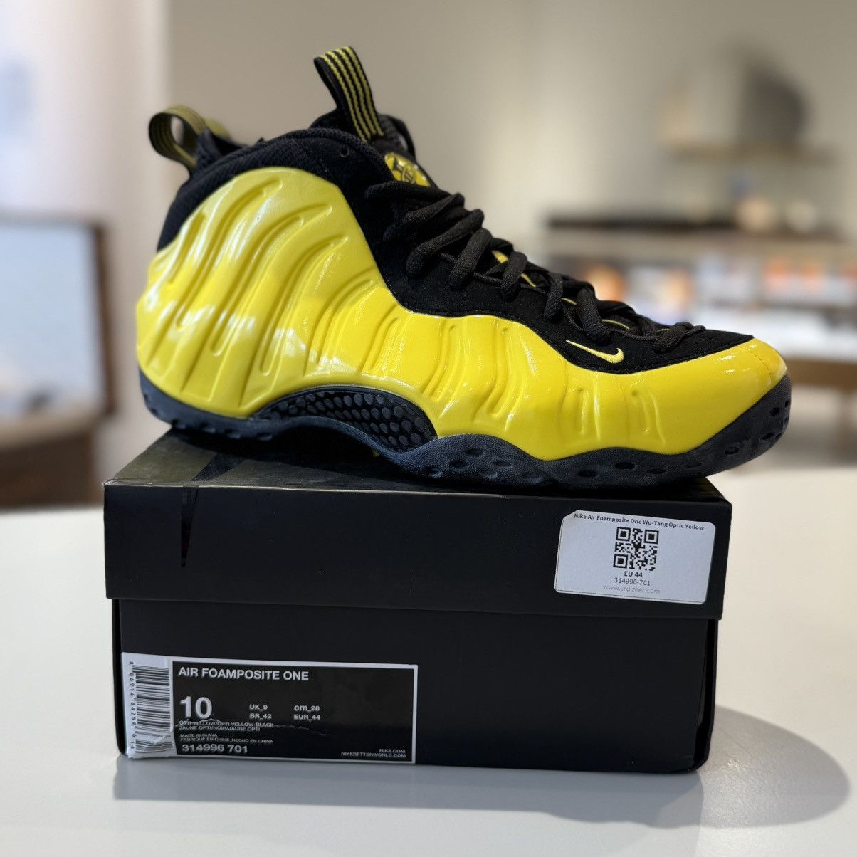 Nike Nike Air Foamposite One Wu-Tang Optic Yellow Size US 10 / EU 43 - 5 Thumbnail