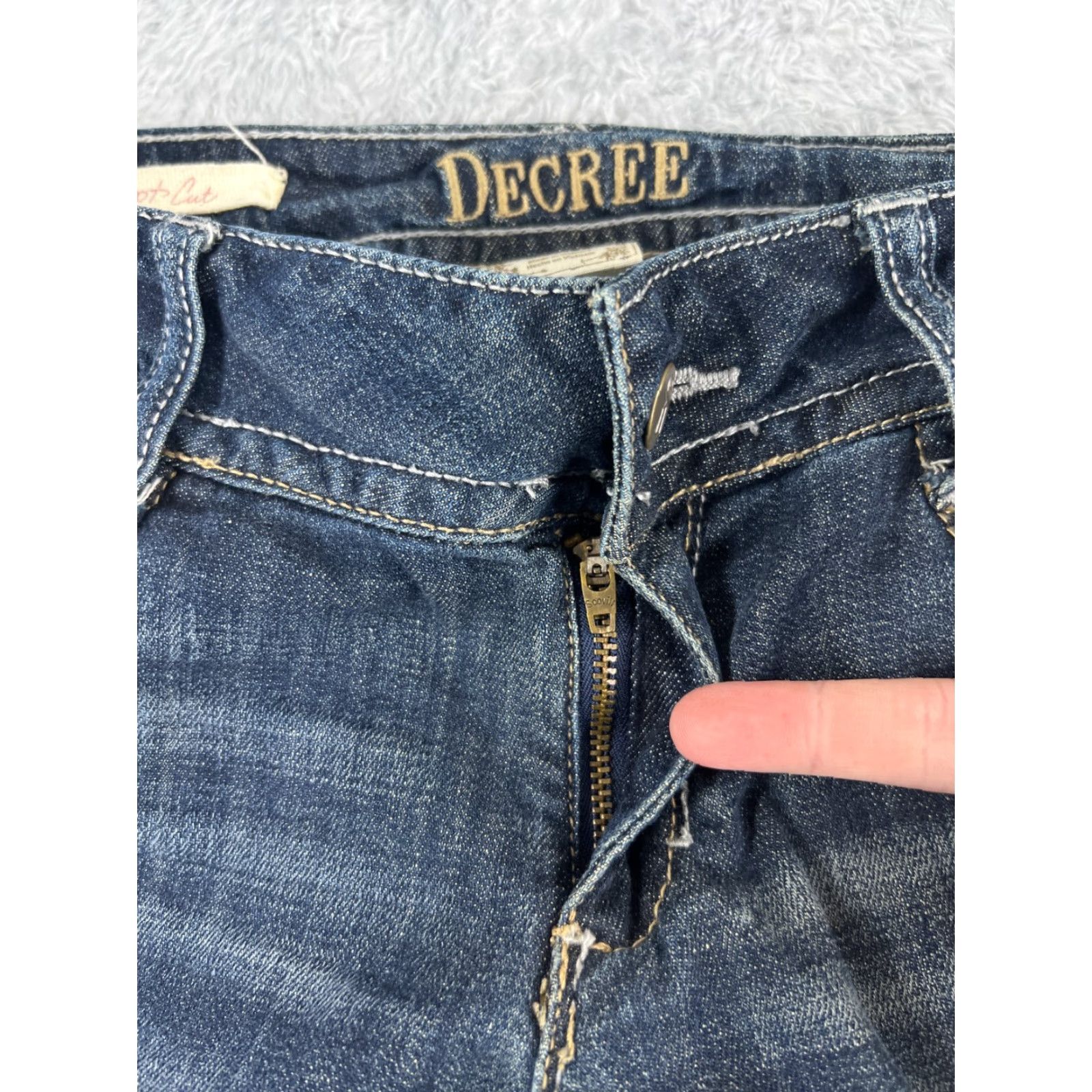 Decree Decree Jeans Womens Denim Bootcut Blue 28x31 5 Pocket Embroidered Regular Waist Cotton Blend Low Rise Zip Size 5 Jeans Mens? Size 27" / US 4 / IT 40 - 5 Thumbnail