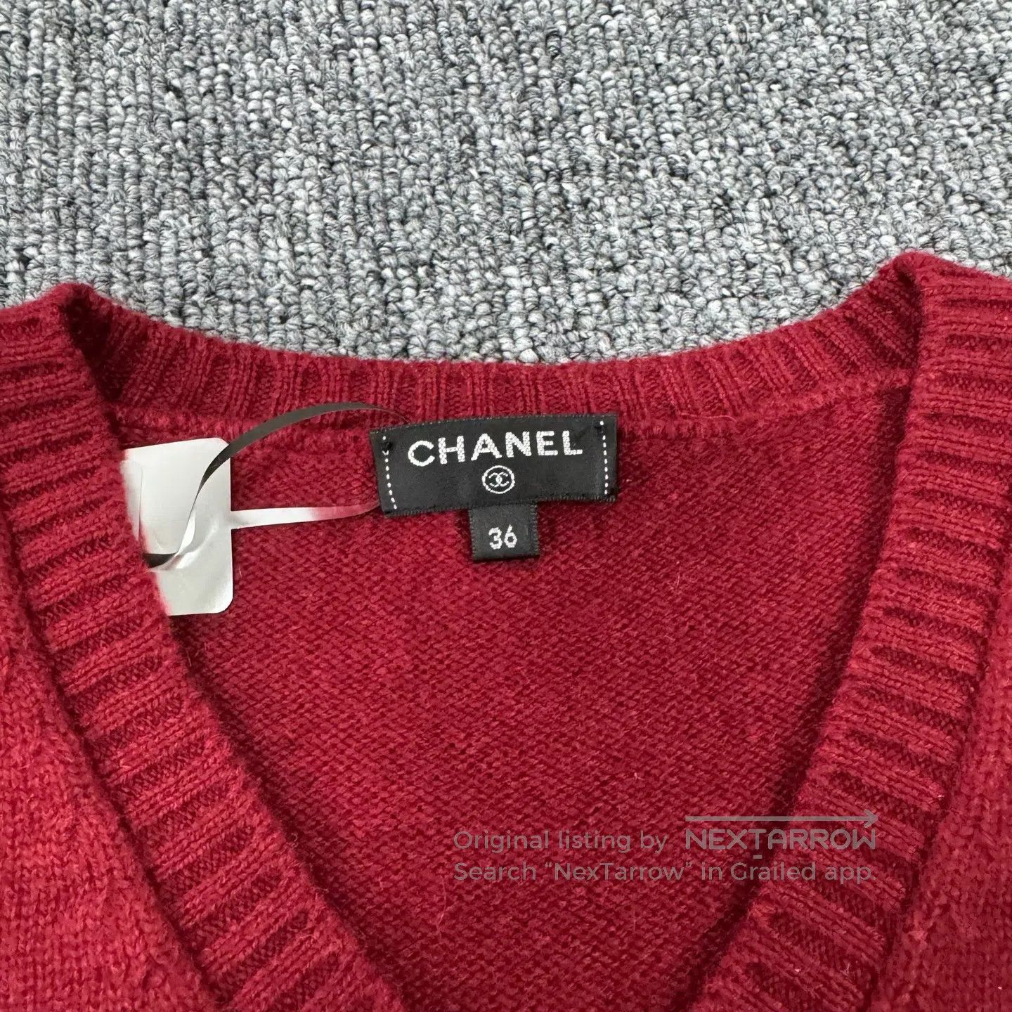 Chanel Chanel Red double-C V-neck knit top| Size S / US 4 / IT 40 - 6 Thumbnail