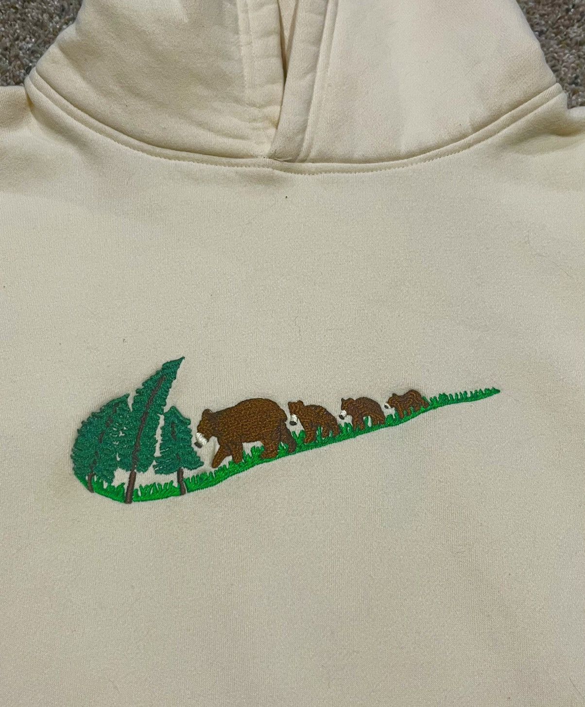 Other Sunsout Custom Nike Embroidered bear hoodie cream Size US M / EU 48-50 / 2 - 4 Thumbnail