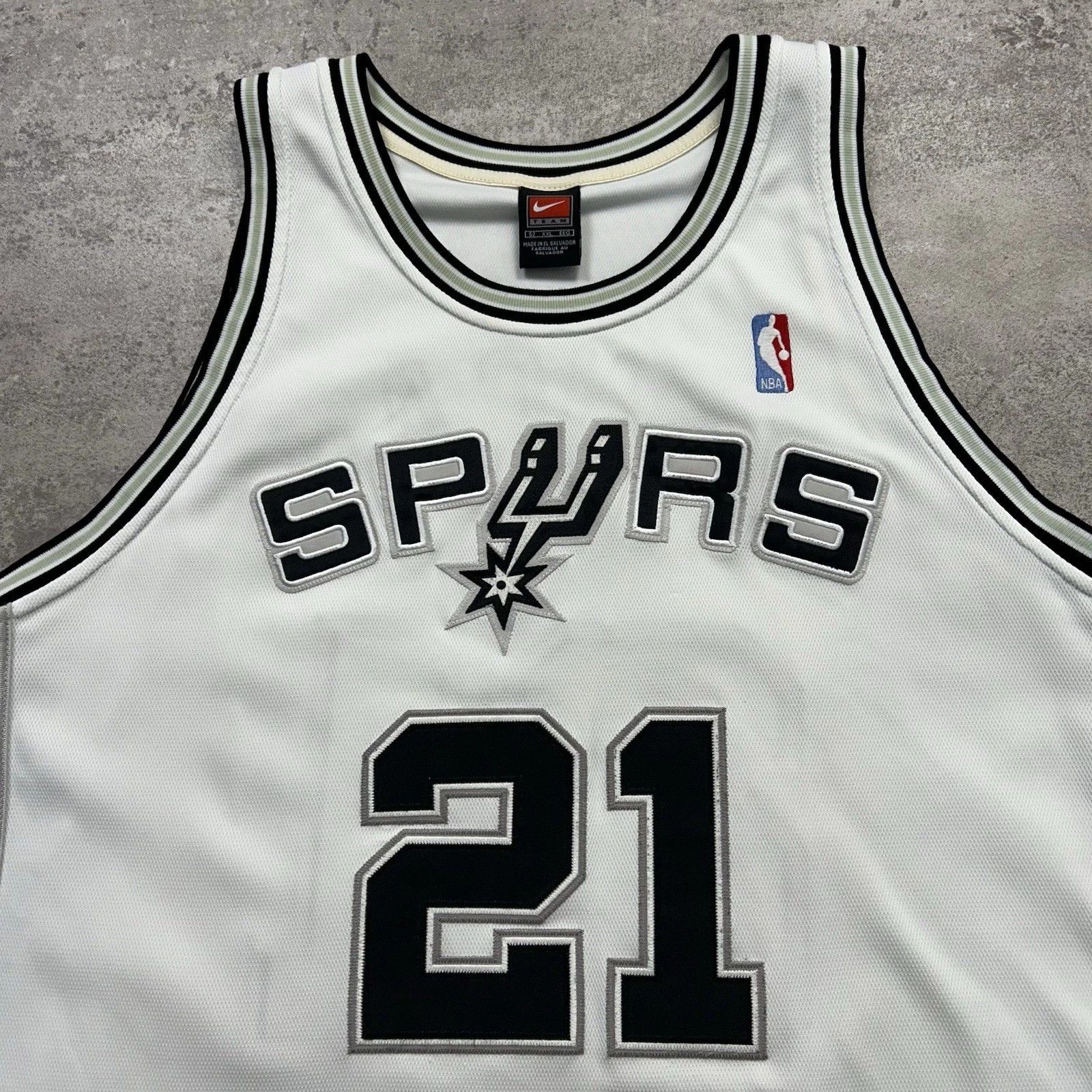 NBA × Nike × Vintage SAN ANTONIO SPURS TIM DUNCAN NIKE AUTHENTIC JERSEY SIZE 52 Size US XXL / EU 58 / 5 - 3 Thumbnail