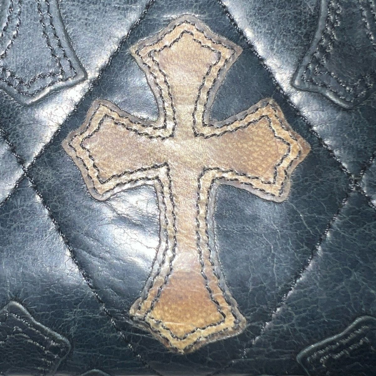 Chrome Hearts CHROME HEARTS Cemetery Cross Patch Round Zip Wallet Black Size ONE SIZE - 9 Thumbnail