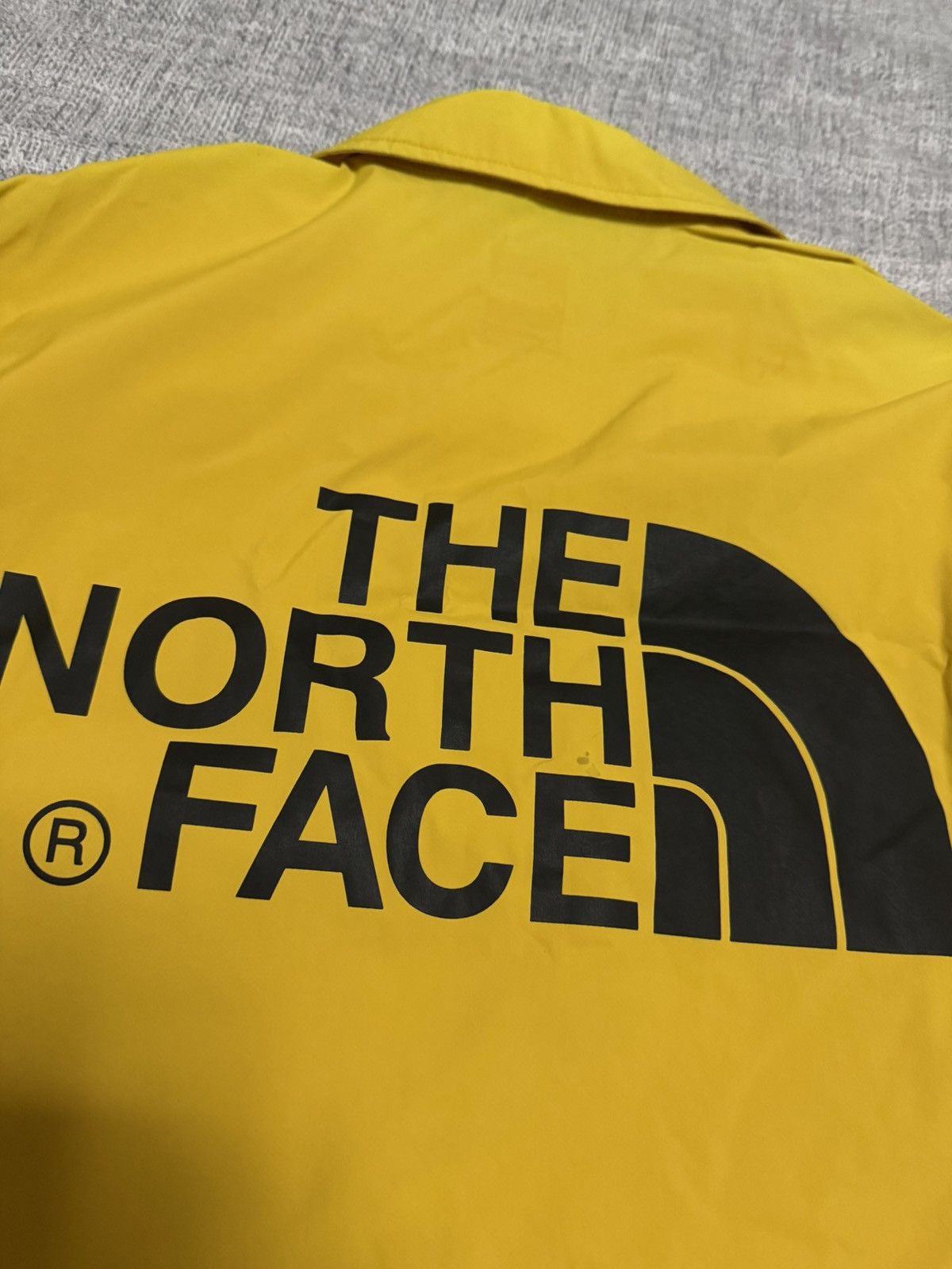 Supreme × The North Face Supreme the north face tnf yellow coach jacket Size US L / EU 52-54 / 3 - 6 Thumbnail