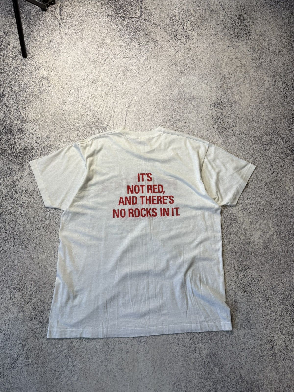 Vintage Vintage Red Rock Tee IT'S NOT RED AND THERE'S NO ROCKS IN IT Size US L / EU 52-54 / 3 - 18 Thumbnail