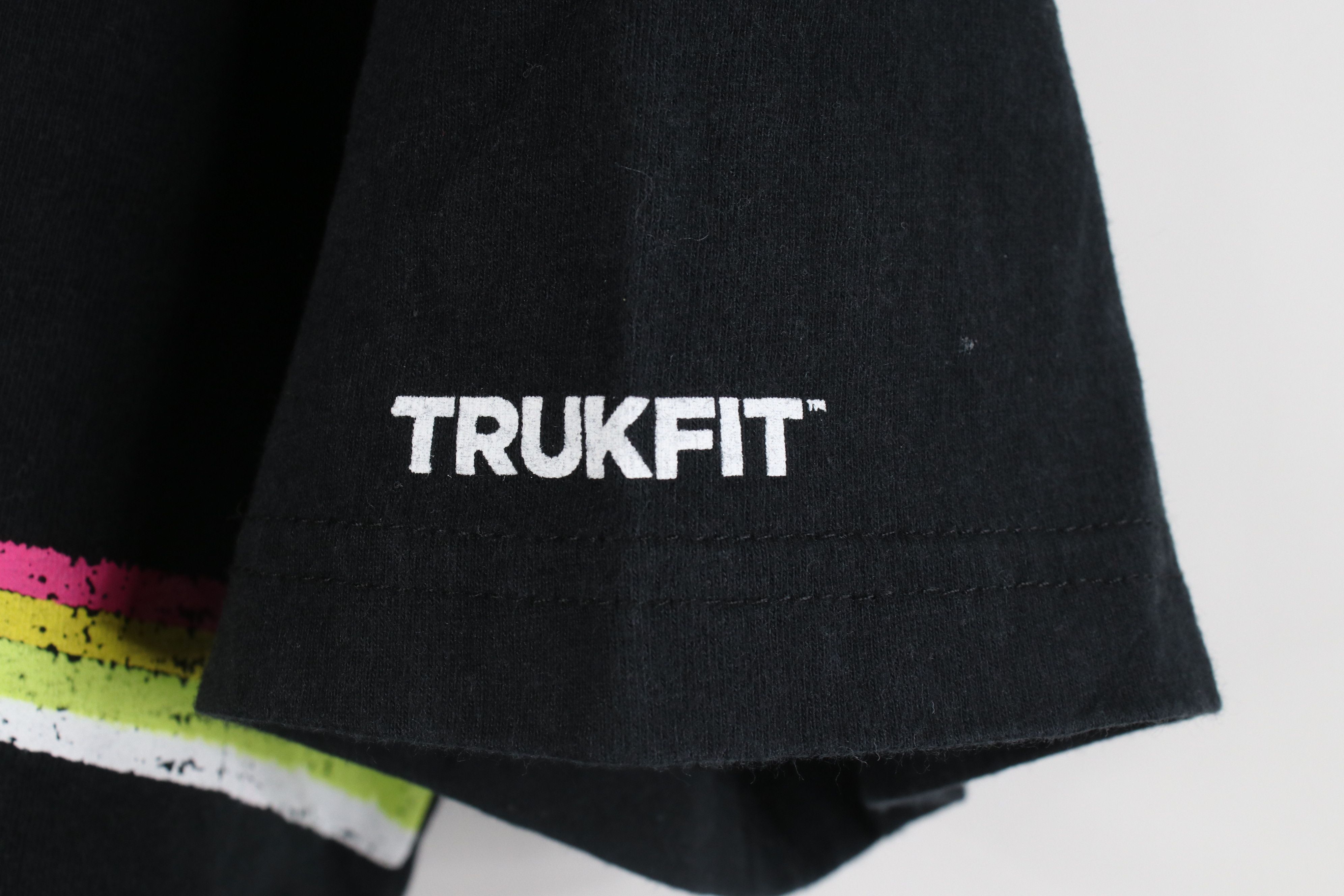Vintage Vintage Y2K Trukfit Skateboarding Truk Ya Gurl T-Shirt Size US L / EU 52-54 / 3 - 4 Thumbnail