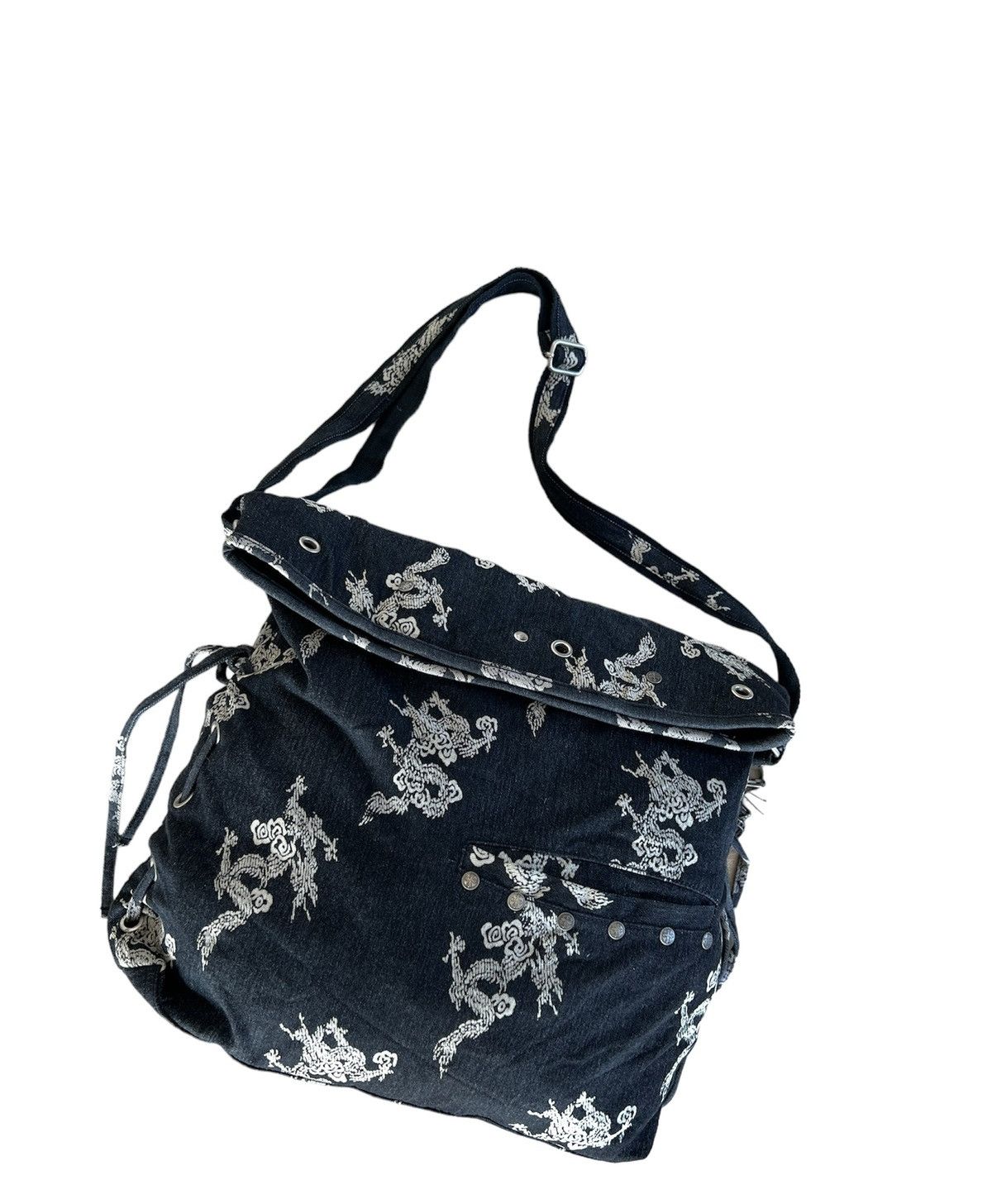If Six Was Nine × Seditionaries OZZ ON BONDAGE DRAGON CROSSBODY BAG Size ONE SIZE - 4 Thumbnail