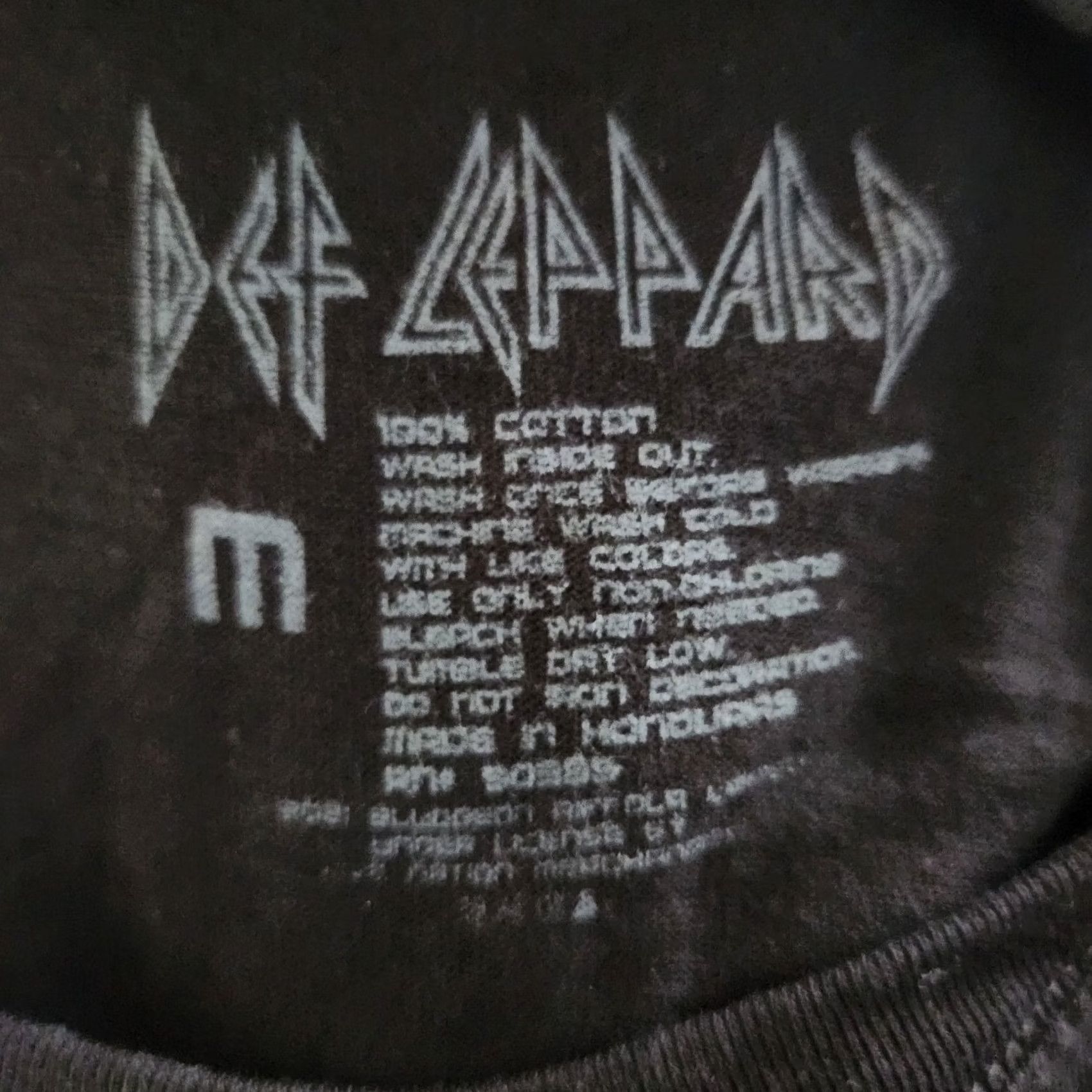 Vintage Def Leppard Pyromania Album Cover T Shirt Tee Black Medium Mens Graphic Tee 80s Rock New! Size US M / EU 48-50 / 2 - 4 Thumbnail
