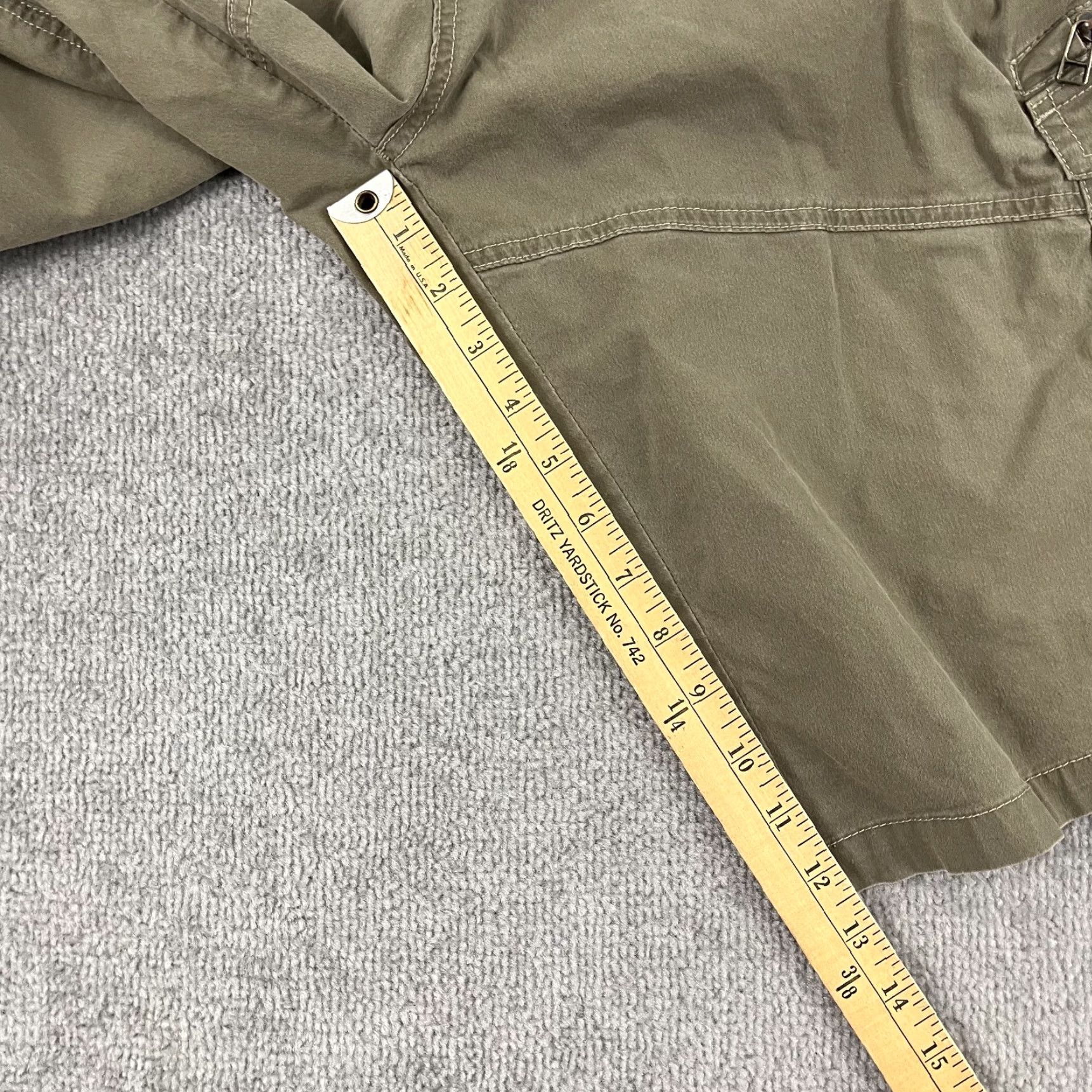 Vintage KUHL Men's Cargo Shorts 40 Brown Bermuda Hiking Camping Casual Workwear Outdoor 12 Inseam Size US 40 / EU 56 - 6 Thumbnail