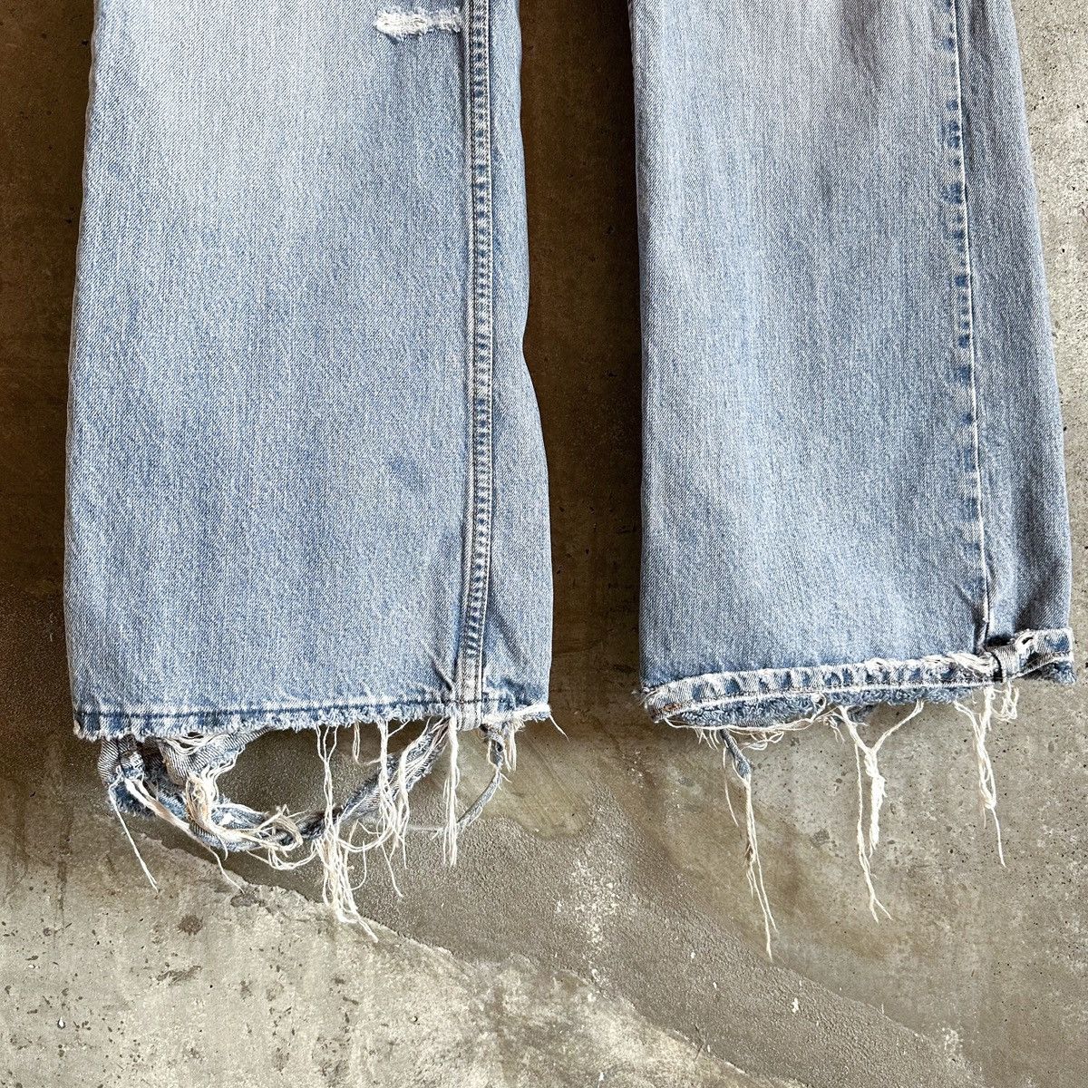 Levi's Levi’s 567 DESTROYED Hem Baggy Denim Size US 34 / EU 50 - 3 Thumbnail