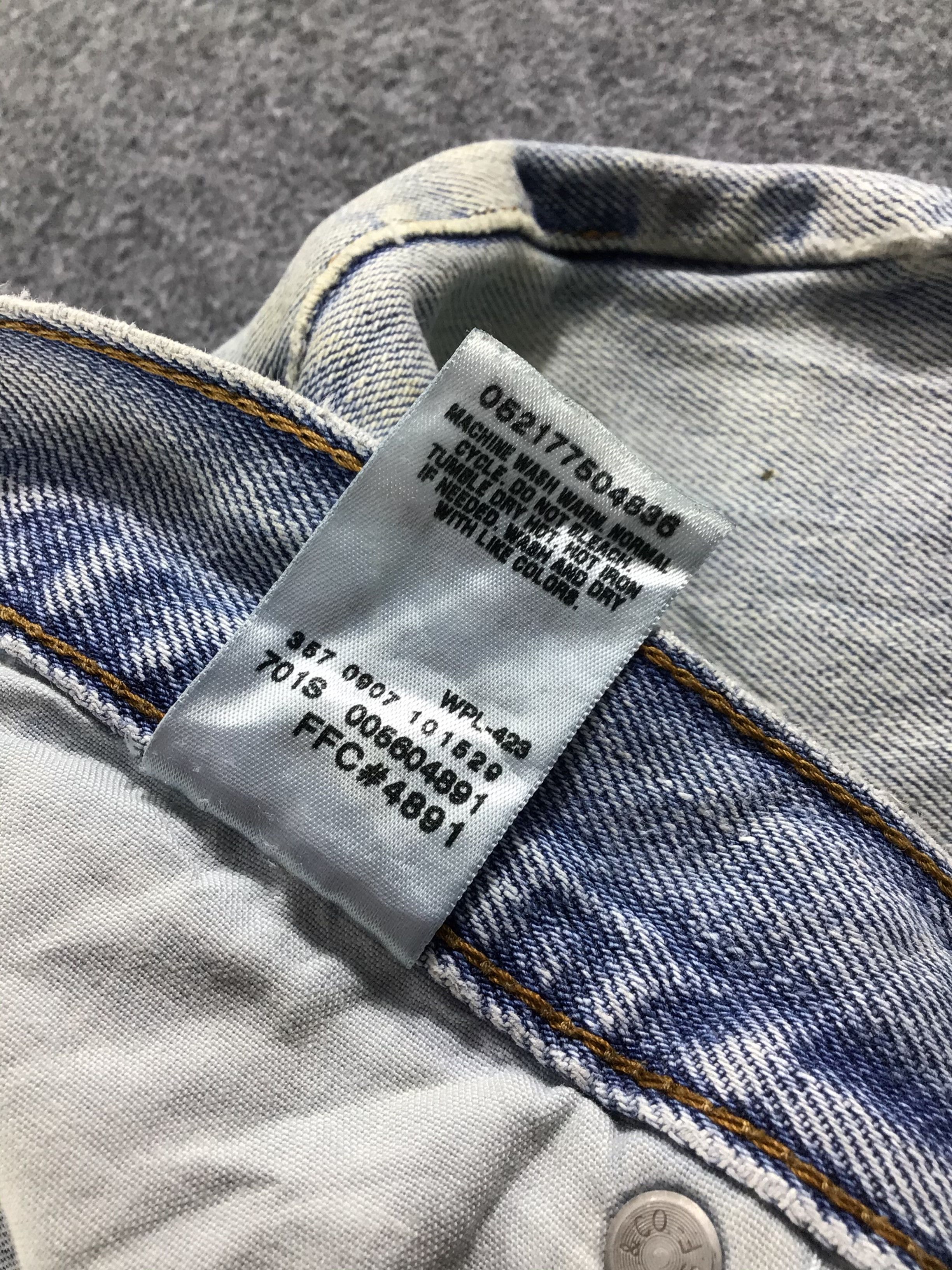 Levi's Vintage Levis 560 Jeans Medium Wash Denim -J572 Size US 40 / EU 56 - 12 Thumbnail