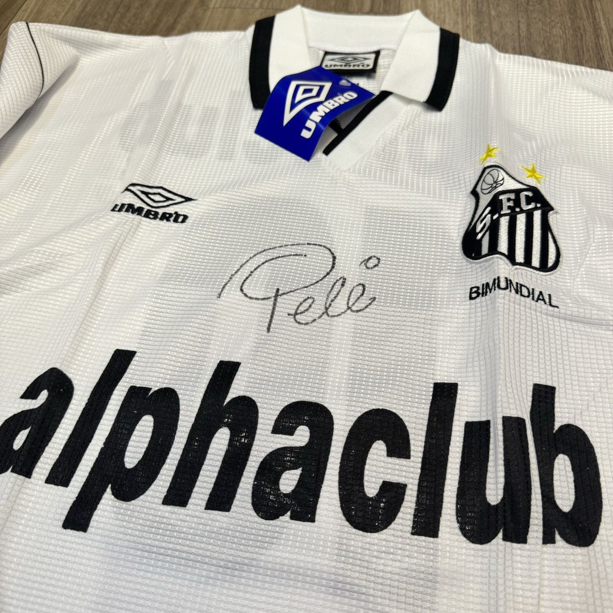 Umbro Santos 2000 home shirt #10 with Pele signature (bnwt) Size US M / EU 48-50 / 2 - 3 Thumbnail