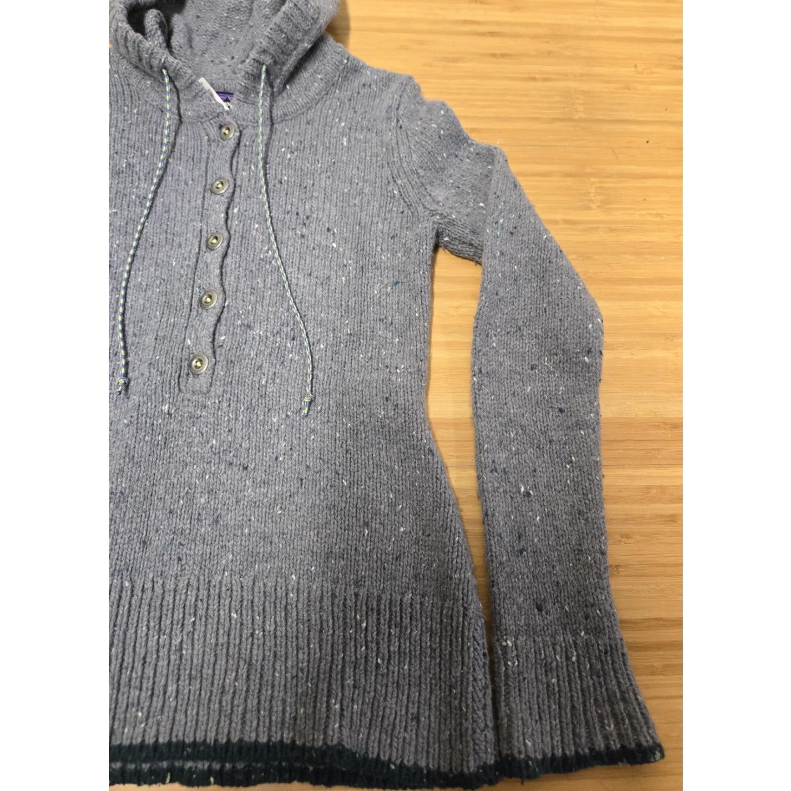 Patagonia Patagonia Sweater Womens Small Gray Lambswool Blend Henley Hoodie Knit Speckled Size S / US 4 / IT 40 - 2 Thumbnail