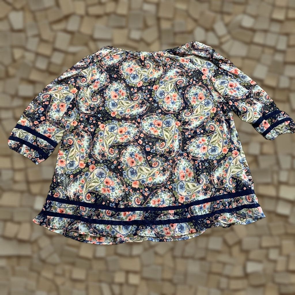 Jessica Simpson Jessica Simpson Blouse Women's Medium Multicolor Floral 3/4 Sleeve Modern Casual Regular Fit Womens Size M / US 6-8 / IT 42-44 - 1 Thumbnail