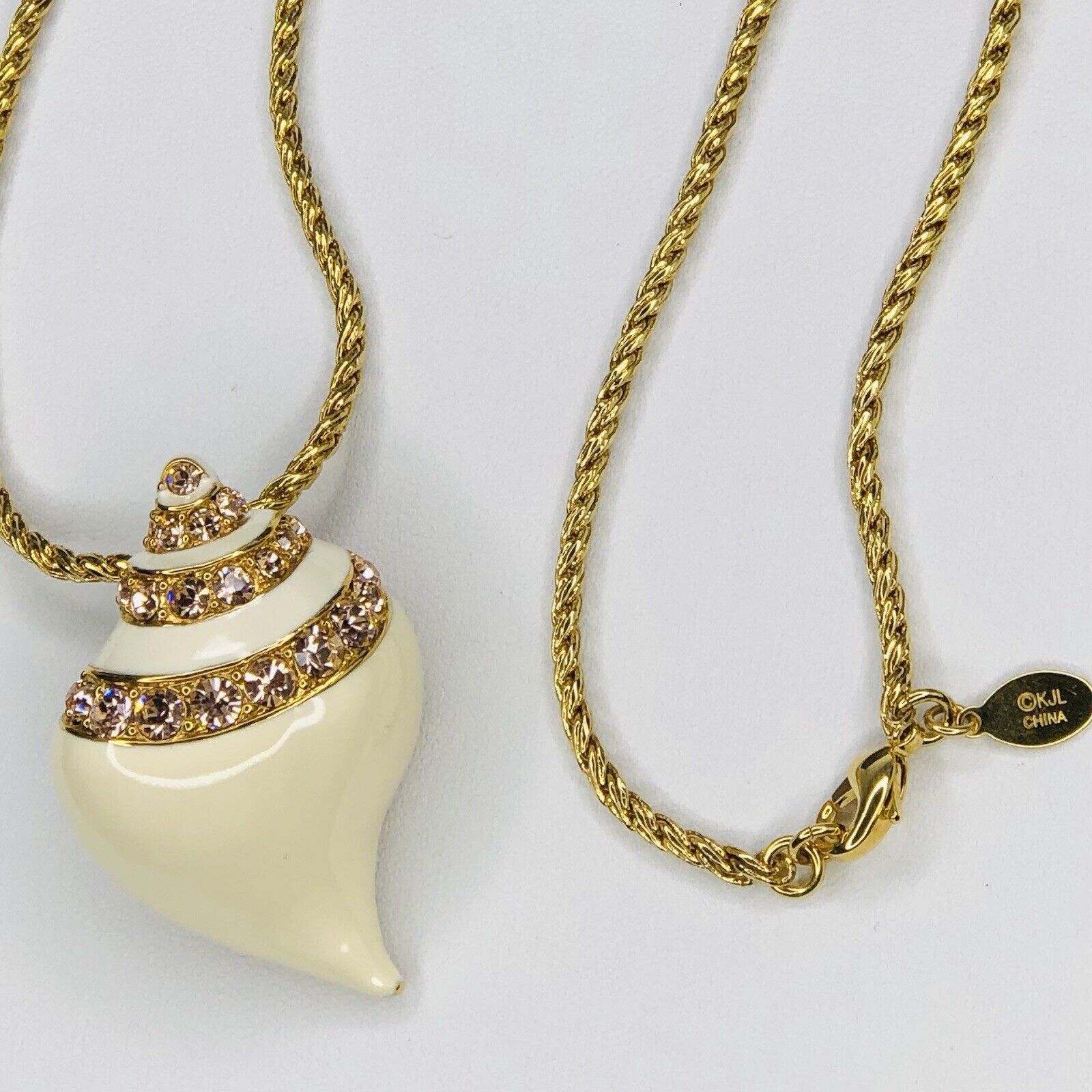 Kenneth Jay Lane KJL Rhinestone Shell Pendant Brooch Twisted Rope Chain 20" Size ONE SIZE - 5 Thumbnail